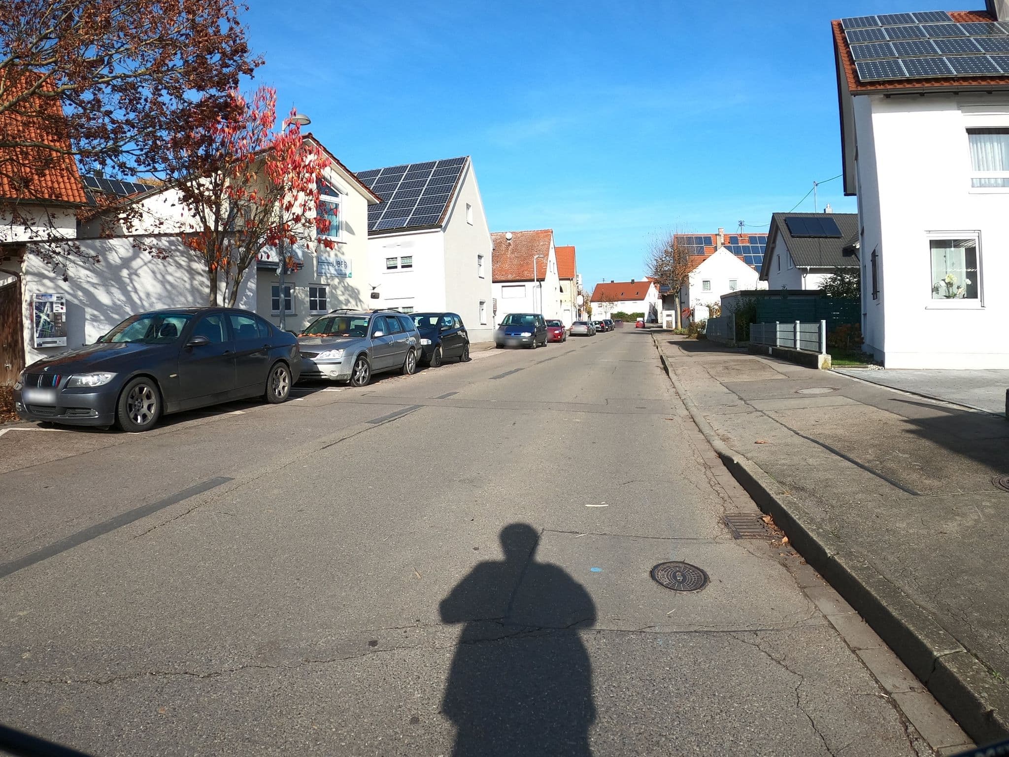 Street view near Appartments Huber, Nersingen — © looniverse (CC BY-SA · Mapillary)