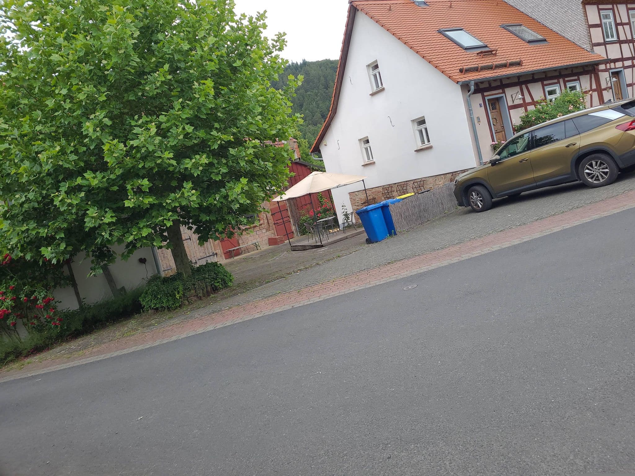 Street view near Selbstversorgerhaus Lützel, Geiselbach — © tmka (CC BY-SA · Mapillary)