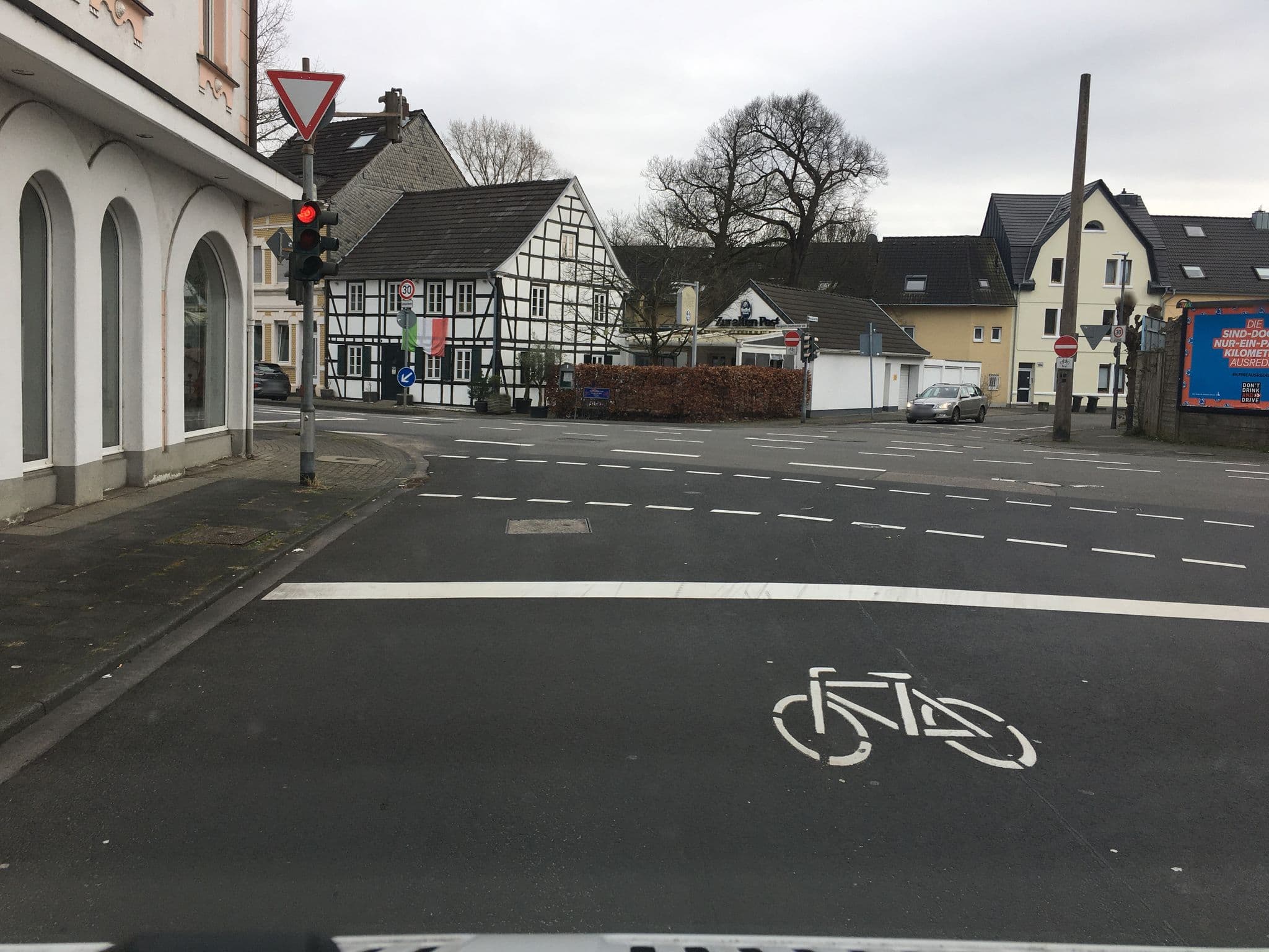 Street view near Ihr Hotel Garni Köln, Bergisch Gladbach — © raymond (CC BY-SA · Mapillary)