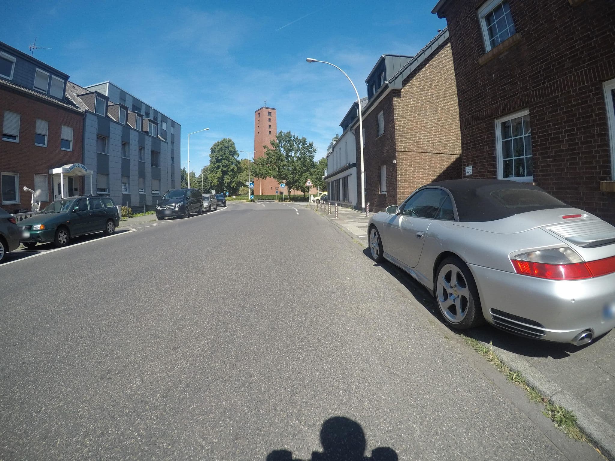 Street view near Hotel Olympia, Frechen — © mfa (CC BY-SA · Mapillary)