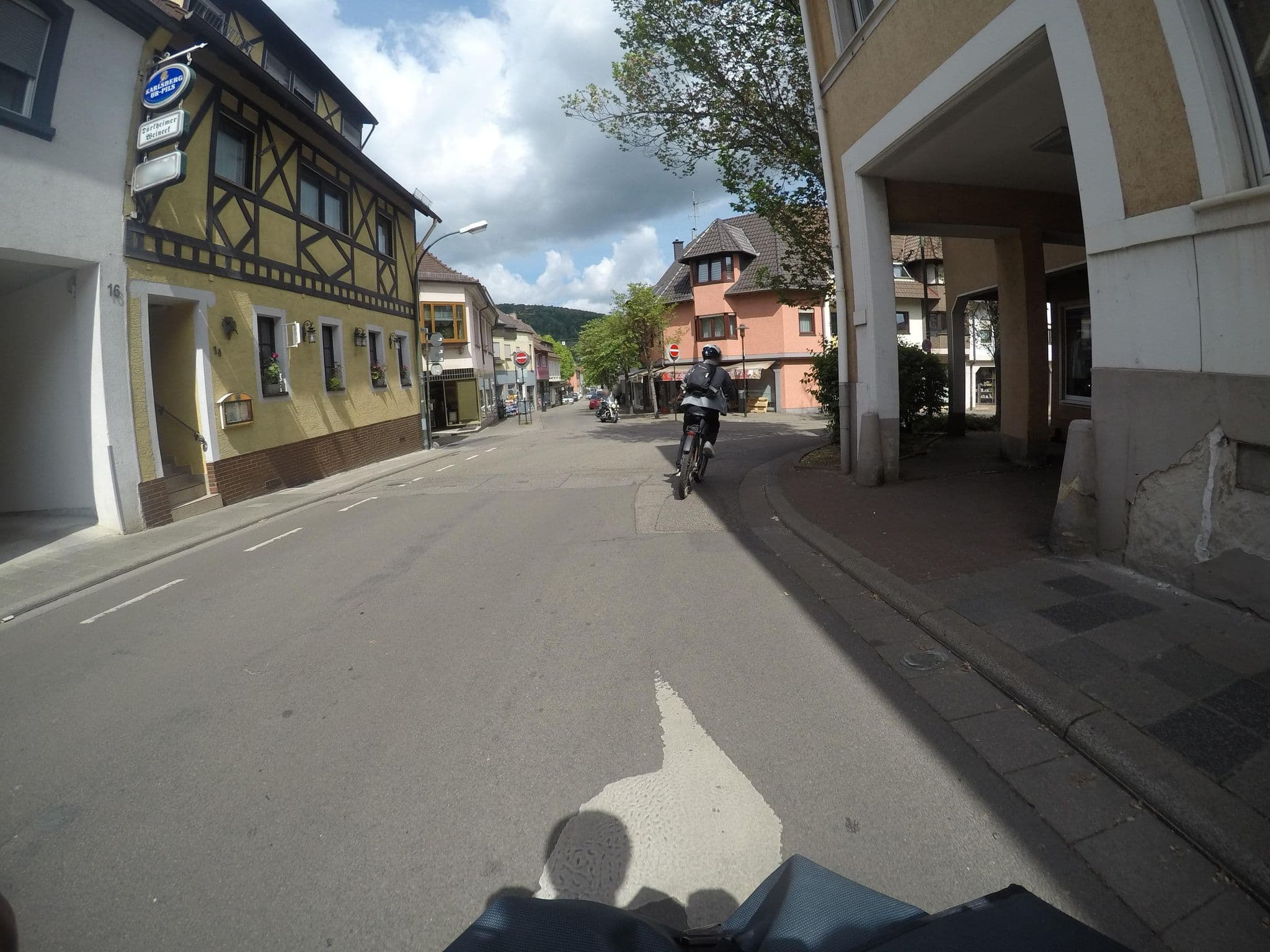 Street view near Dürkheimer Weineck, Bad Dürkheim — © mfa (CC BY-SA · Mapillary)