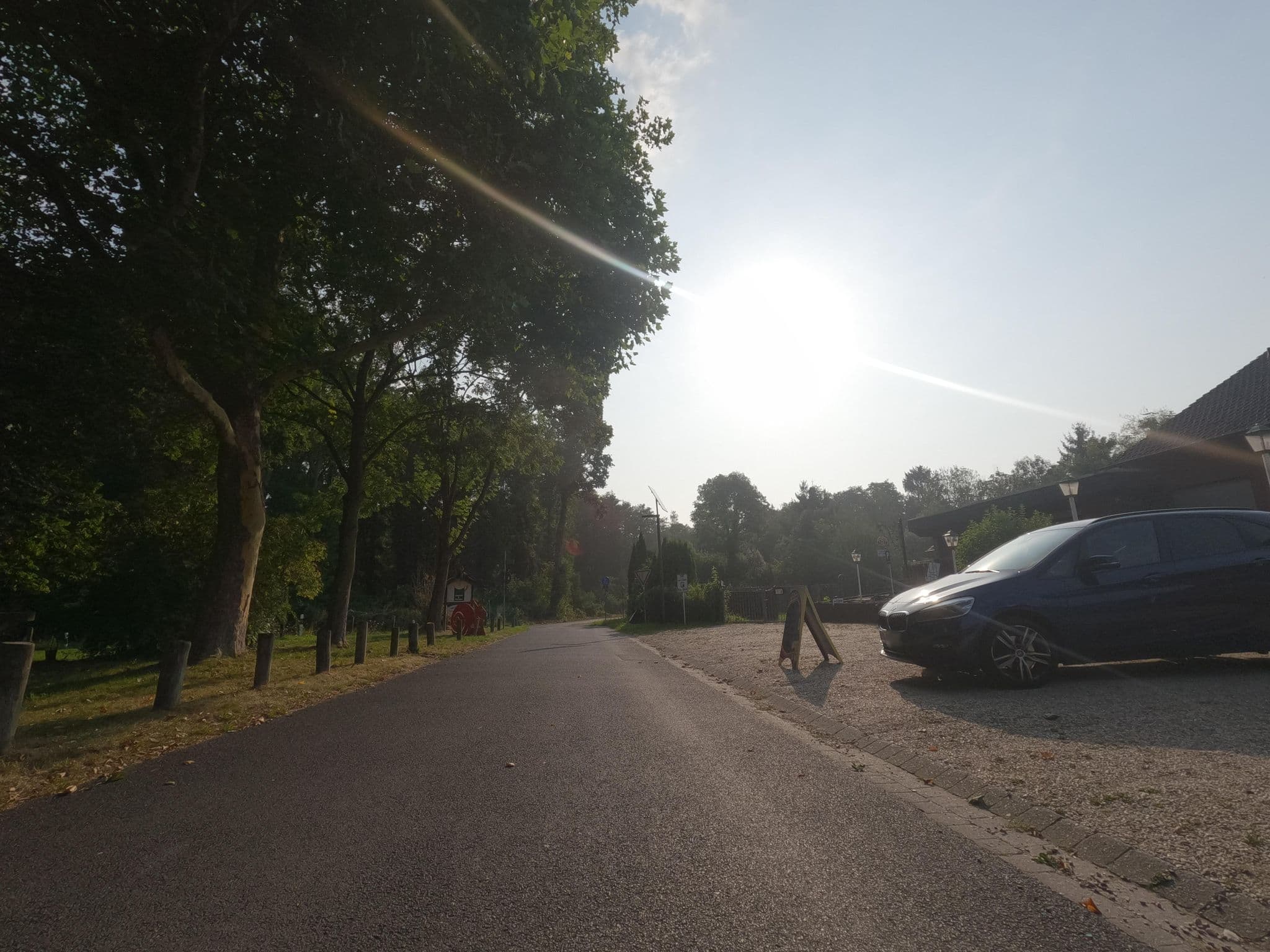 Street view near Hotel Haus Schüppen, Wegberg — © hektor1989 (CC BY-SA · Mapillary)