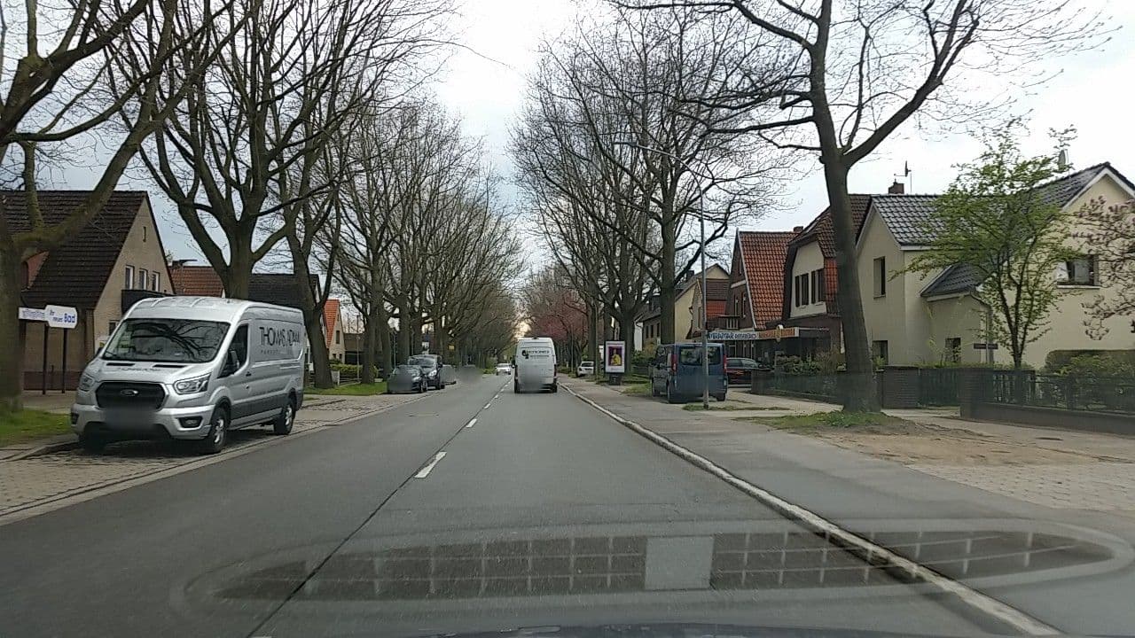 Street view near Pension Haidhus, Neubau, Glinde — © tian (CC BY-SA · Mapillary)