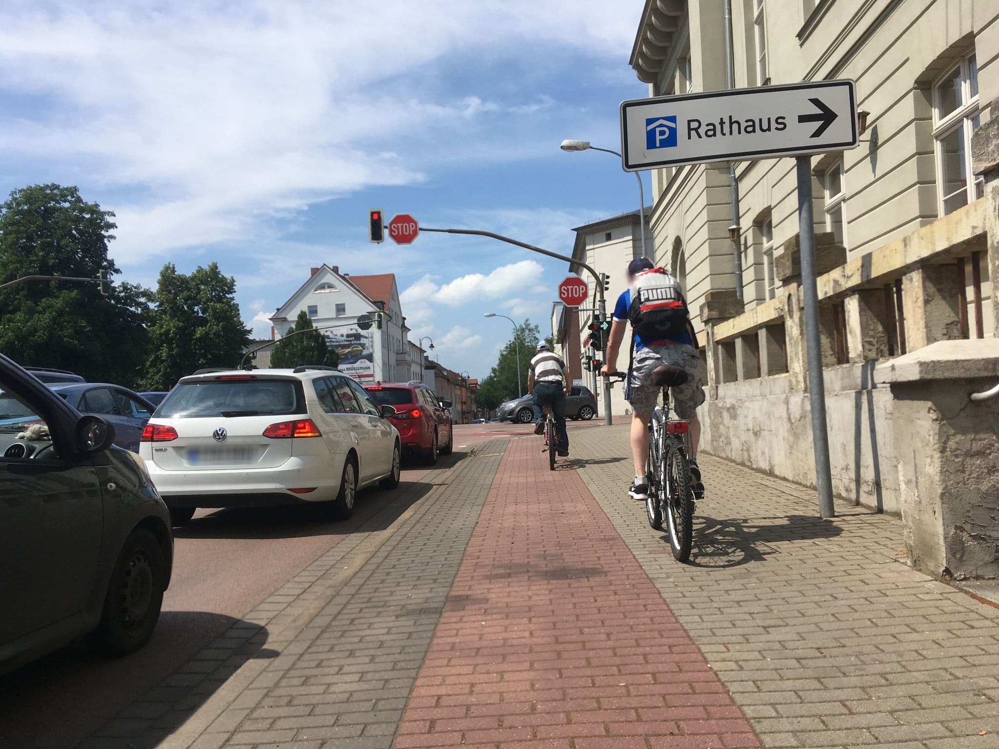 Street view near Hotel "Stadt Köthen" GmbH & Co. KG, Köthen — © eserte (CC BY-SA · Mapillary)