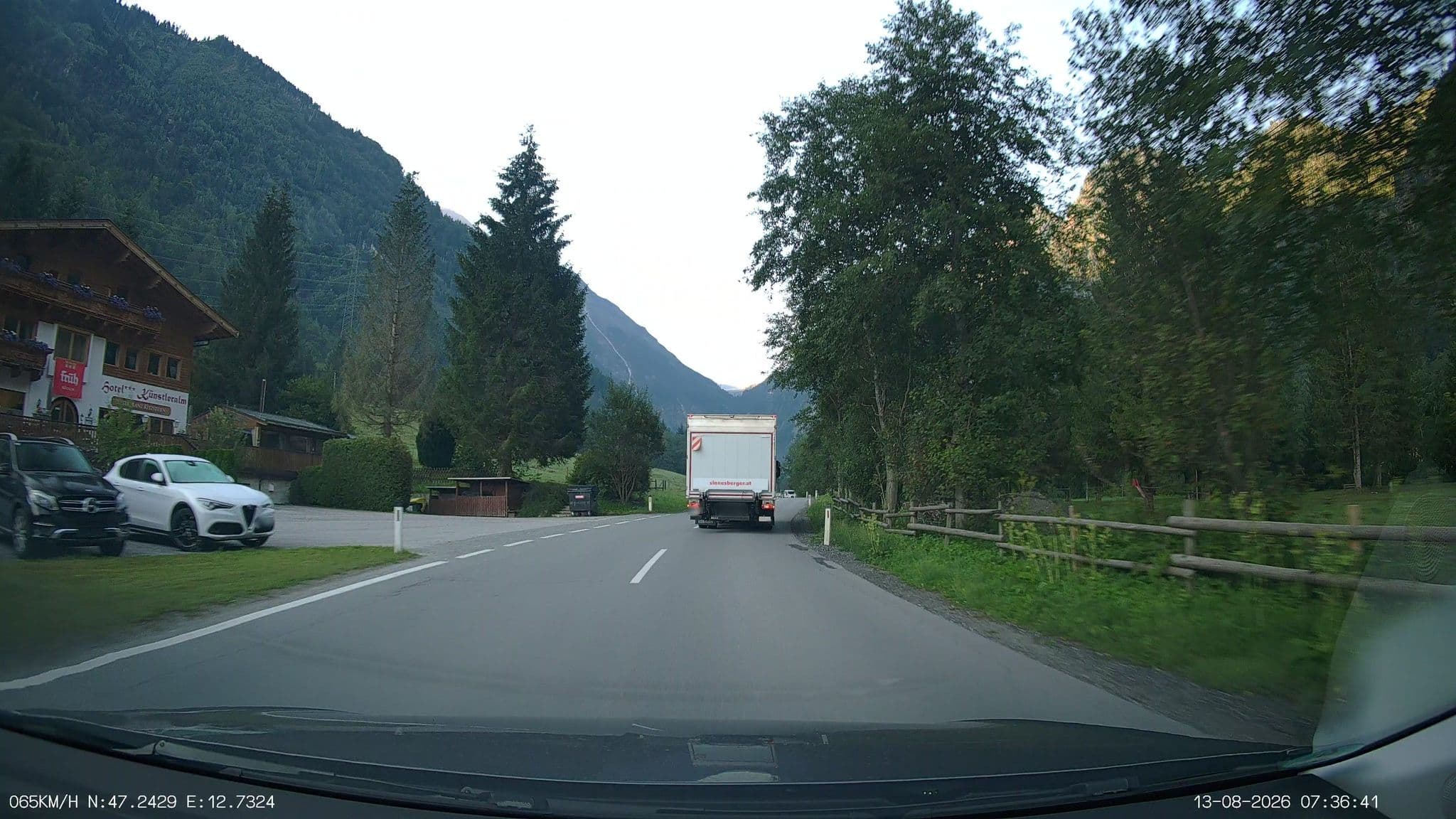 Street view near Hotel Künstleralm, Kaprun — © heetENkoel (CC BY-SA · Mapillary)