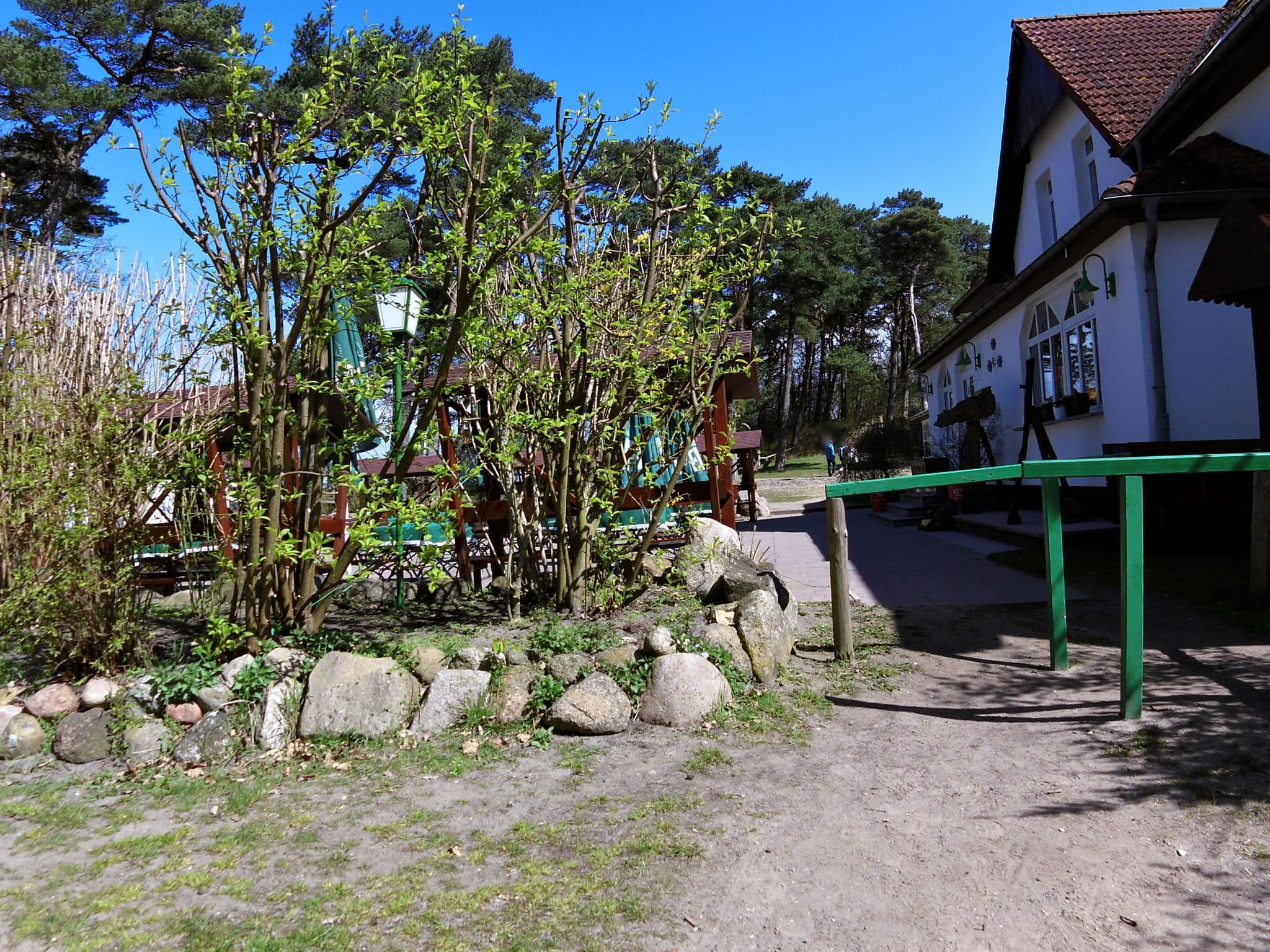 Street view near Zum Klausner, Hiddensee — © zoegglmeyr (CC BY-SA · Mapillary)