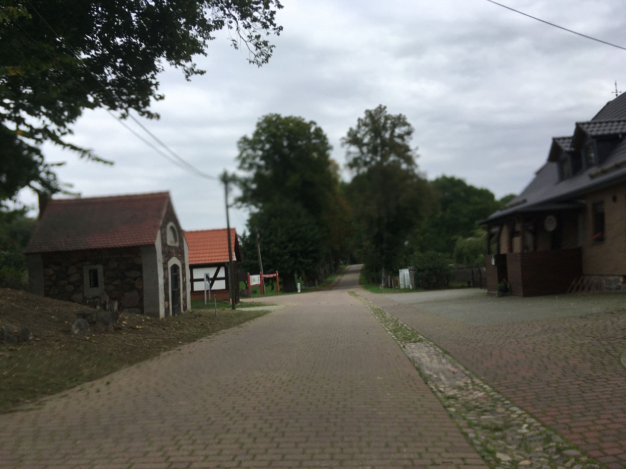 Street view near Försterhof Görlsdorf, Angermünde — © carlheinz (CC BY-SA · Mapillary)