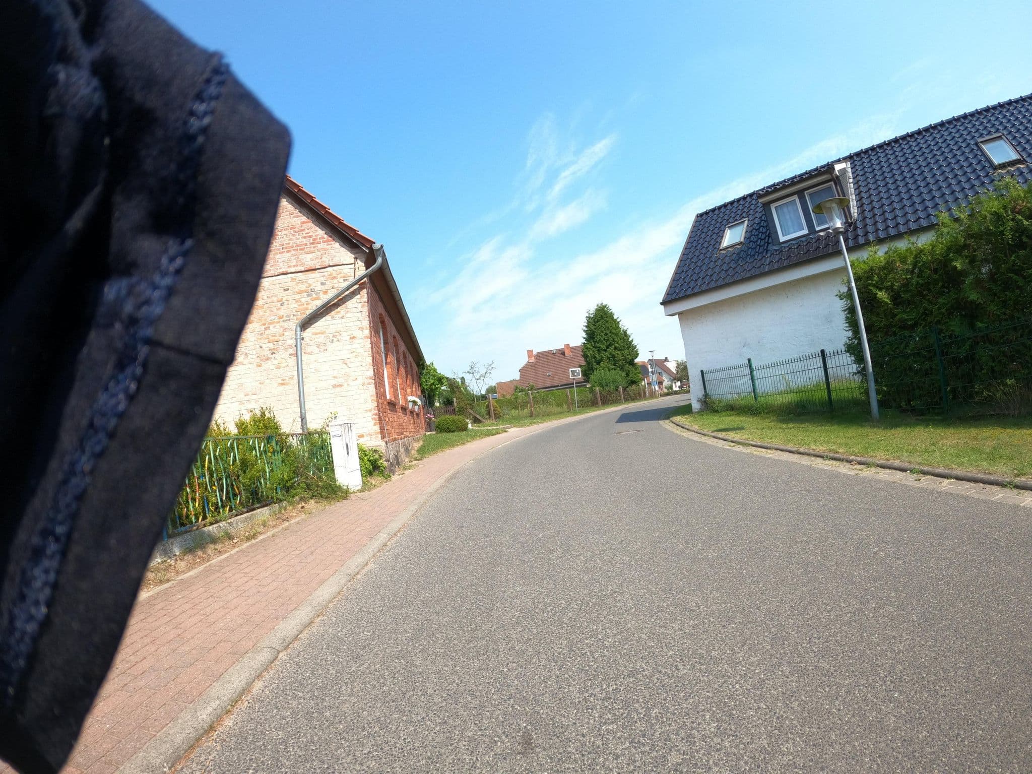 Street view near Haus Ninive, Borrentin — © masterofnoroad (CC BY-SA · Mapillary)