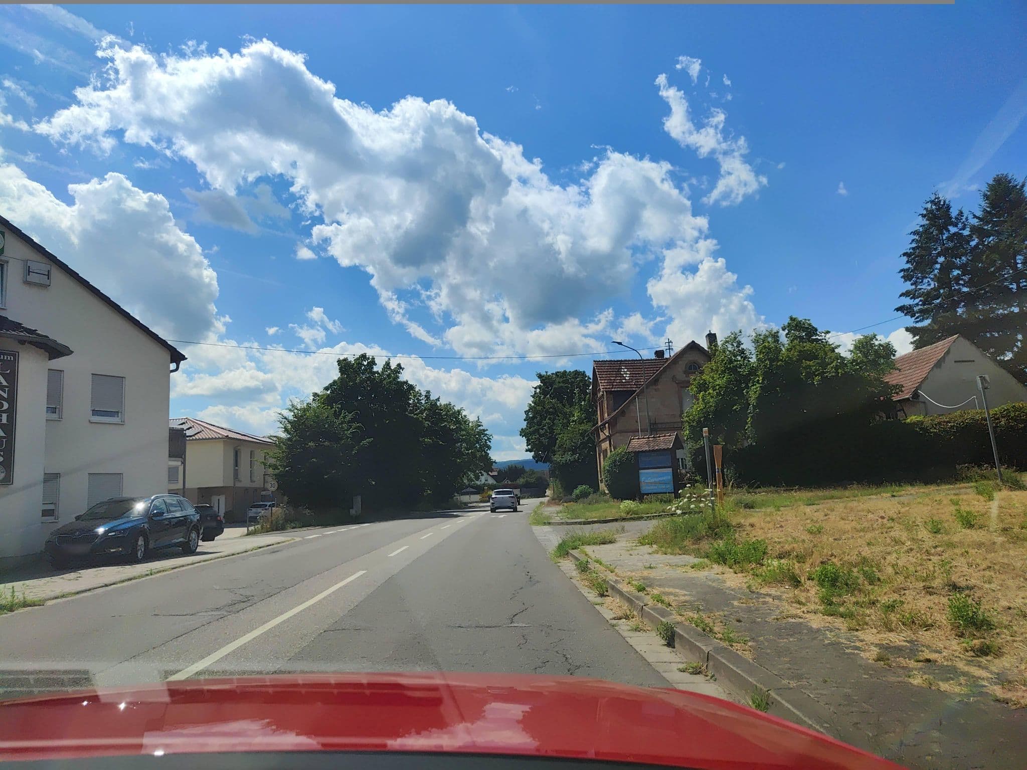 Street view near Am Landhaus - Hildermann, Edesheim — © teddy73 (CC BY-SA · Mapillary)