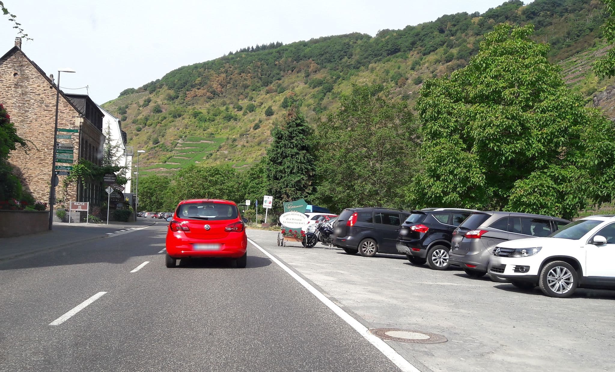 Street view near Weingut Leo Klaus, Bruttig-Fankel