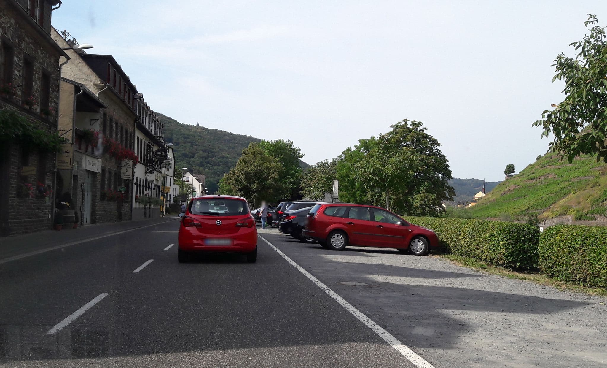 Street view near Weingut Göbel-Schausten, Bruttig-Fankel — © teddy73 (CC BY-SA · Mapillary)