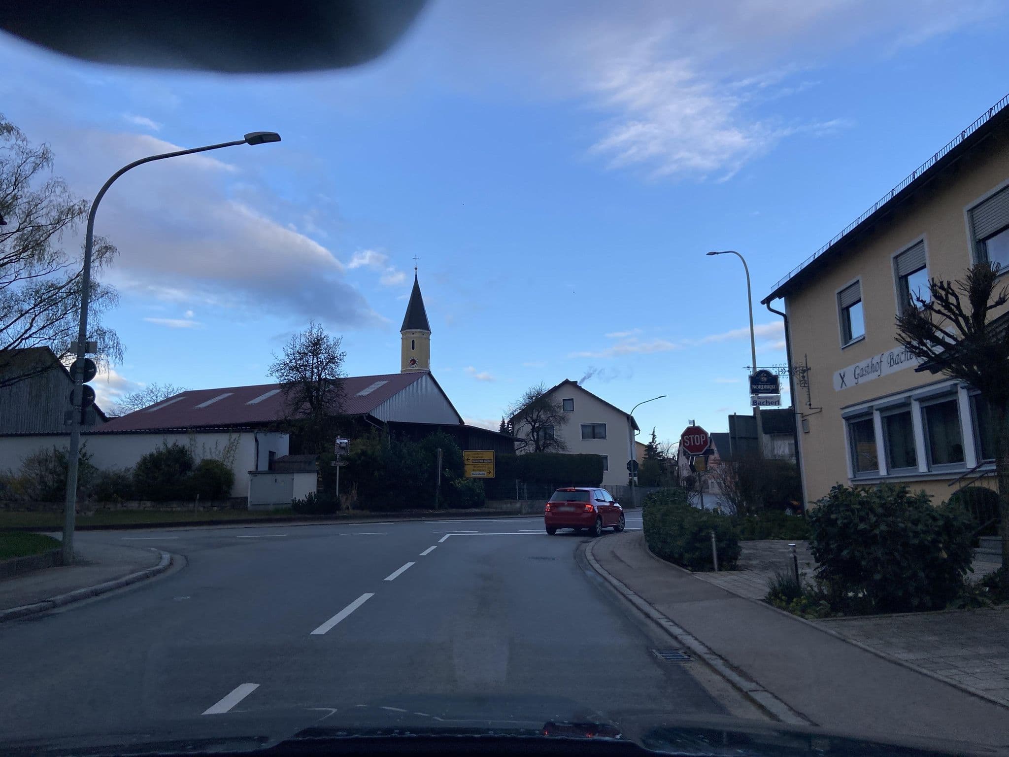 Street view near Gasthof Bacherl, Riedenburg — © j0hn_lawrence (CC BY-SA · Mapillary)