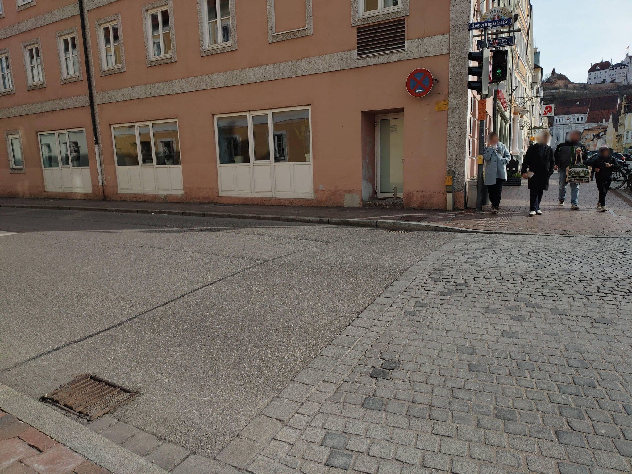 Street view near Goldene Sonne, Landshut — © plonma1 (CC BY-SA · Mapillary)