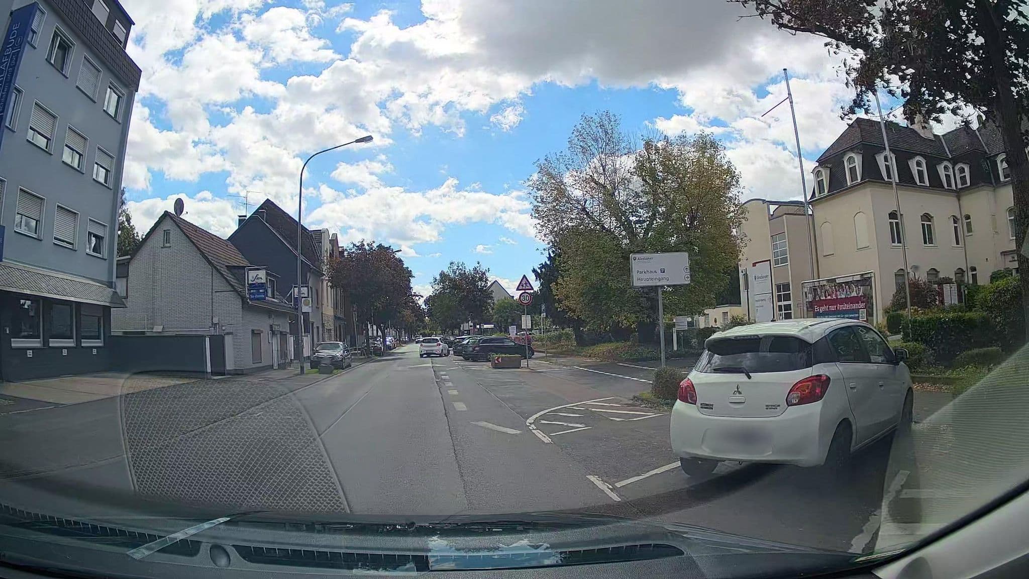 Street view near Die Schlafbude, Wesseling — © StefanS79 (CC BY-SA · Mapillary)