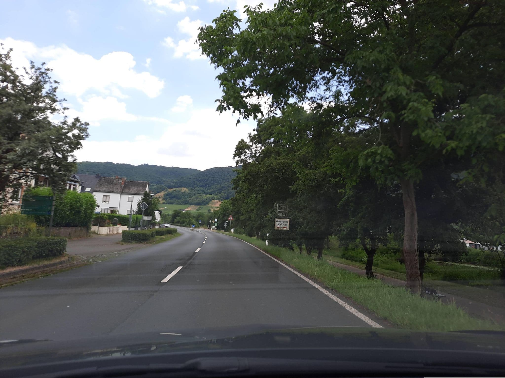 Street view near Hotel Quartier Andre, Ediger-Eller — © Lowiekse (CC BY-SA · Mapillary)