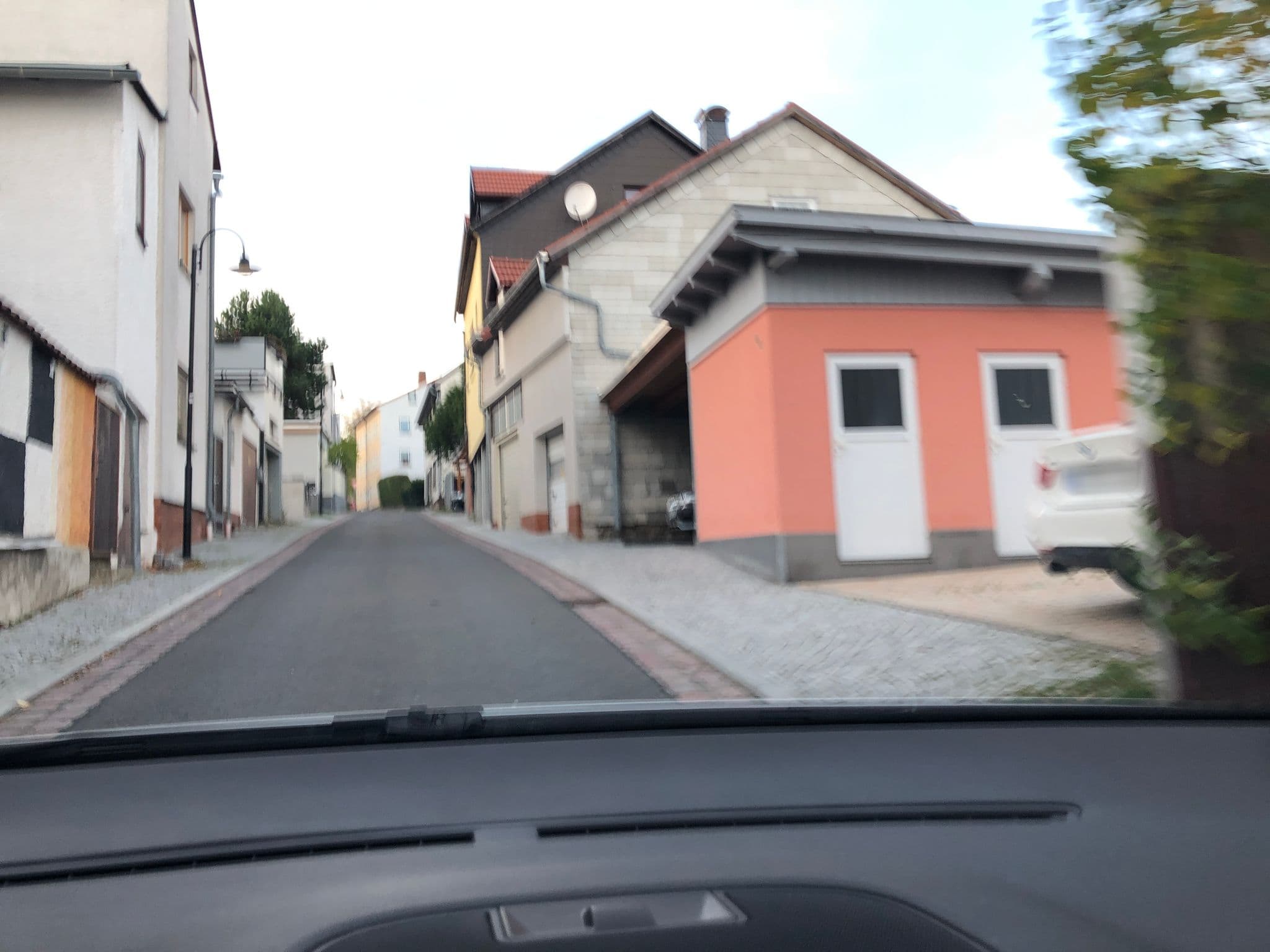 Street view near Ferienwohnung "Fröschlein", Ilmenau — © cyper (CC BY-SA · Mapillary)