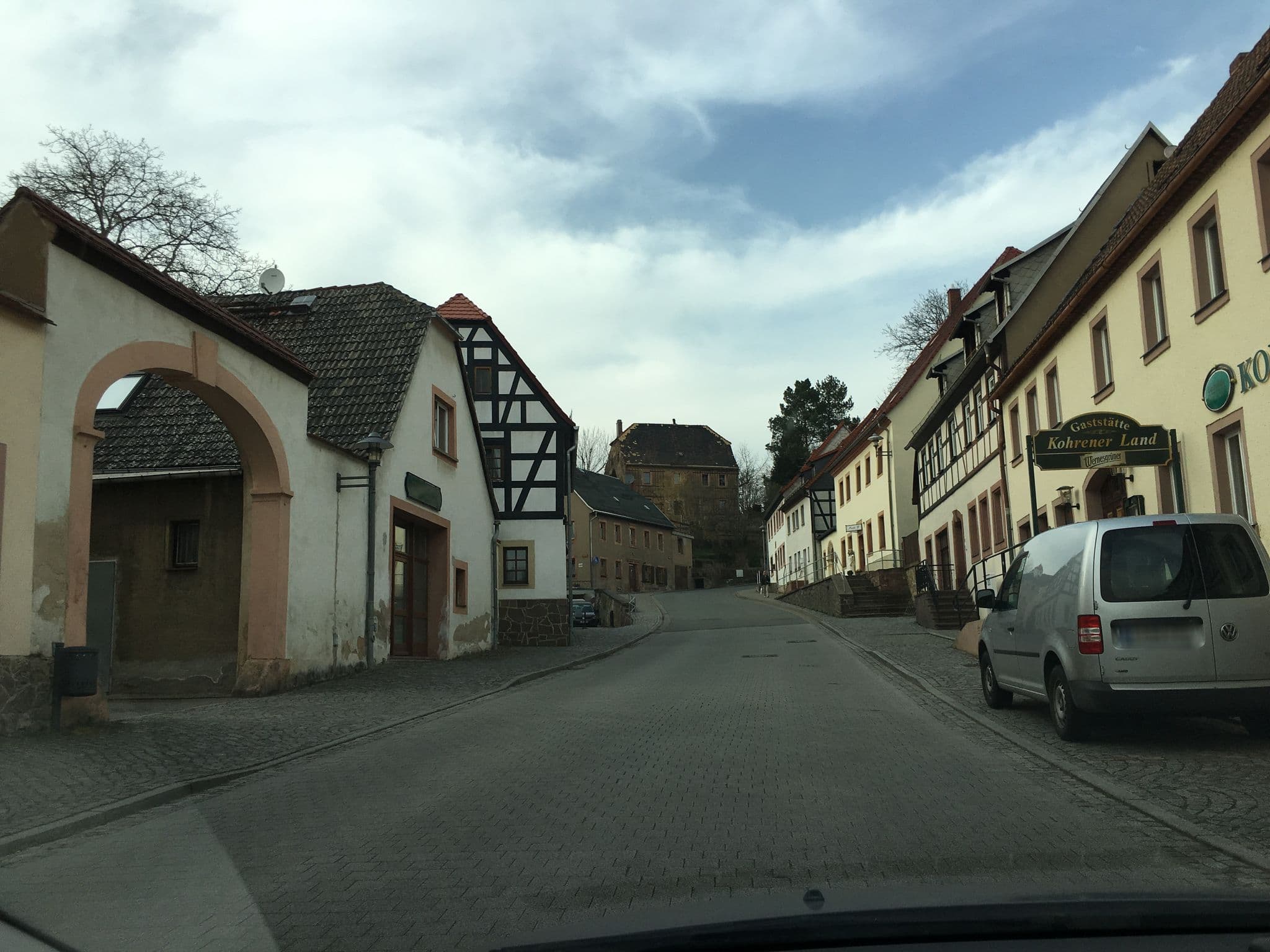 Street view near Pension "Kohrener Land", Frohburg — © bejotel (CC BY-SA · Mapillary)