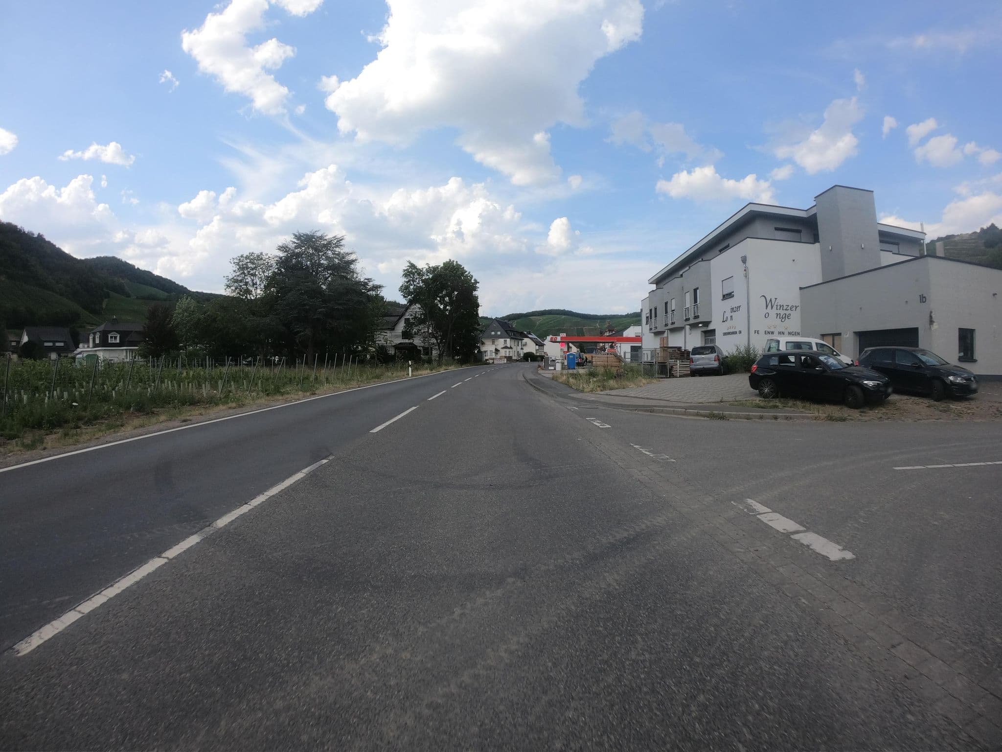 Street view near Winzer Lounge, Dernau — © joostjakob (CC BY-SA · Mapillary)