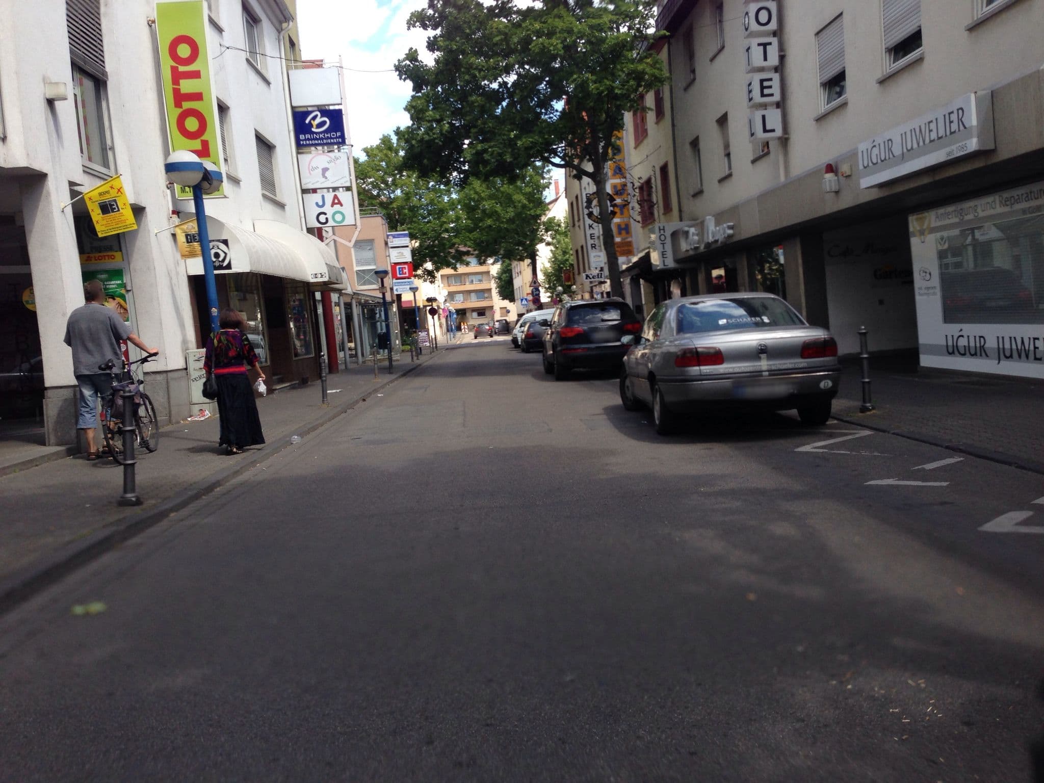 Street view near Hotel Maingold, Hanau am Main — © flidolin (CC BY-SA · Mapillary)