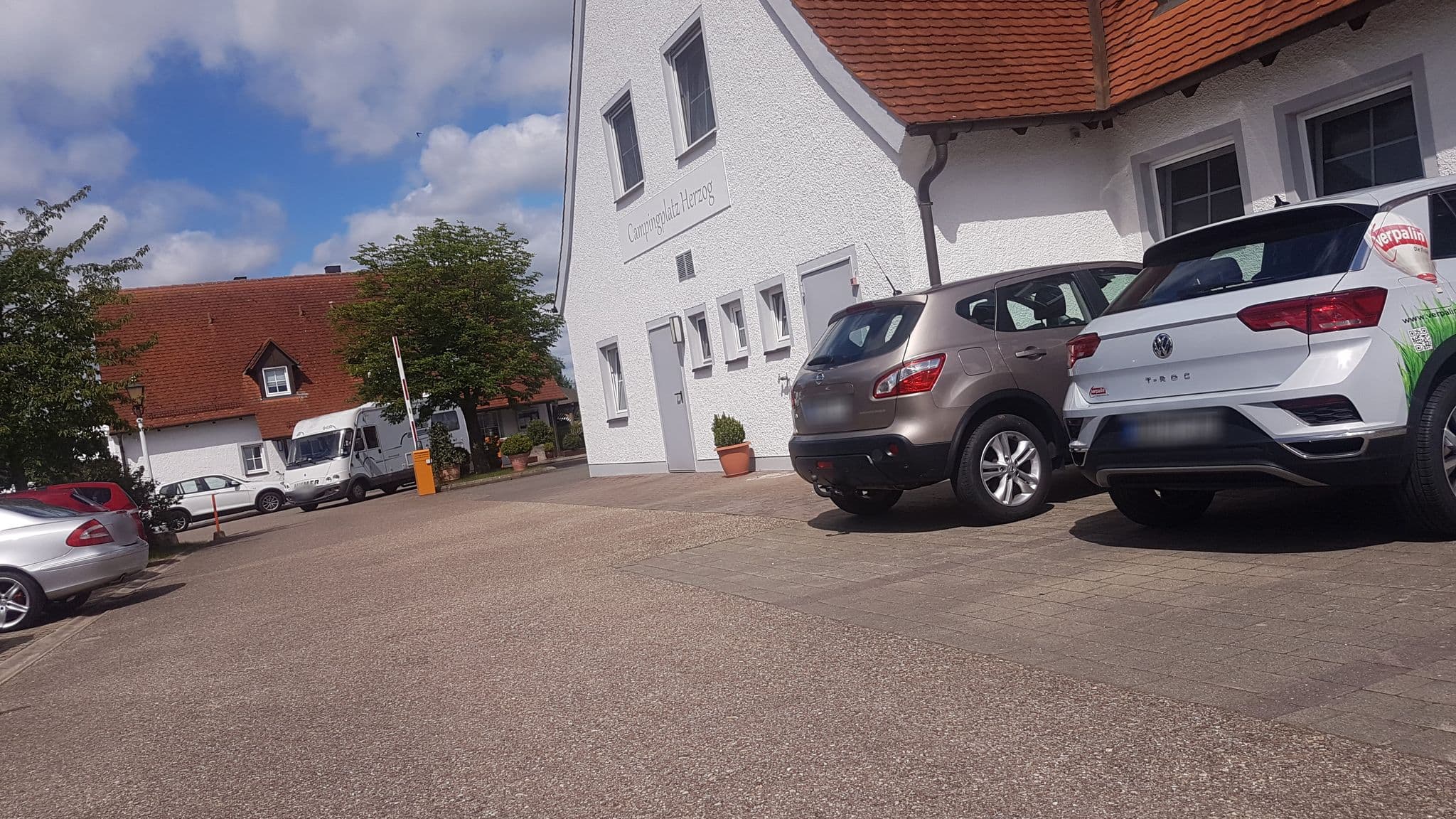 Street view near FEWO Camping Herzog, Gunzenhausen — © changchun1 (CC BY-SA · Mapillary)