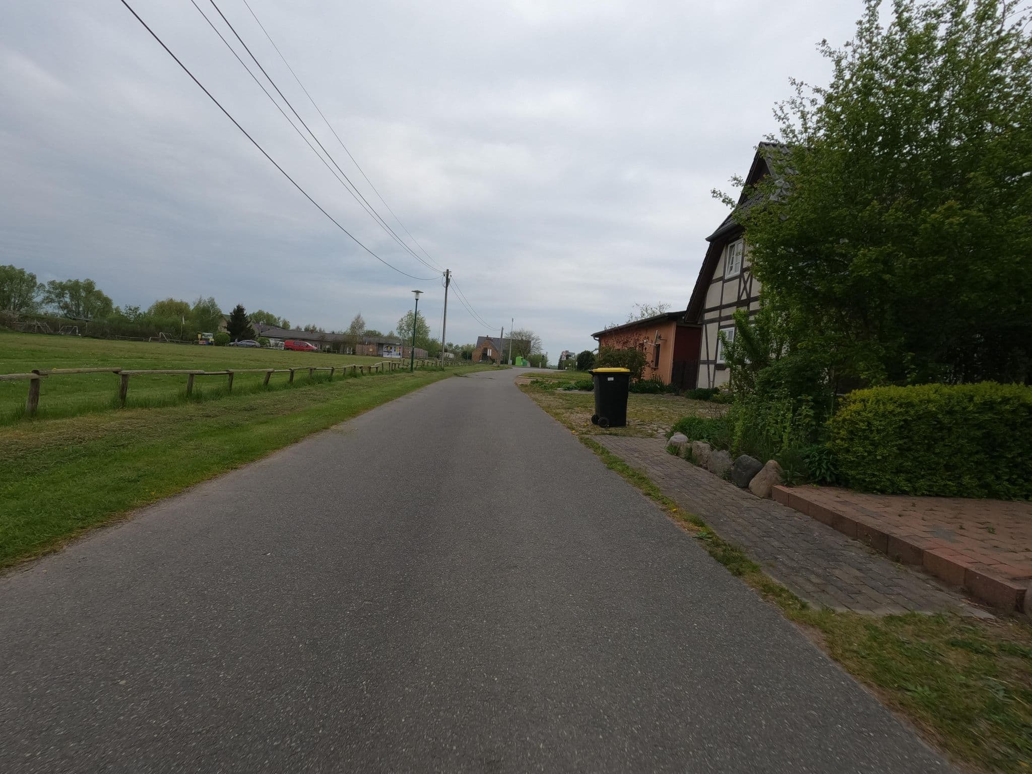 Street view near Mehlschwalbe, Born — © hektor1989 (CC BY-SA · Mapillary)