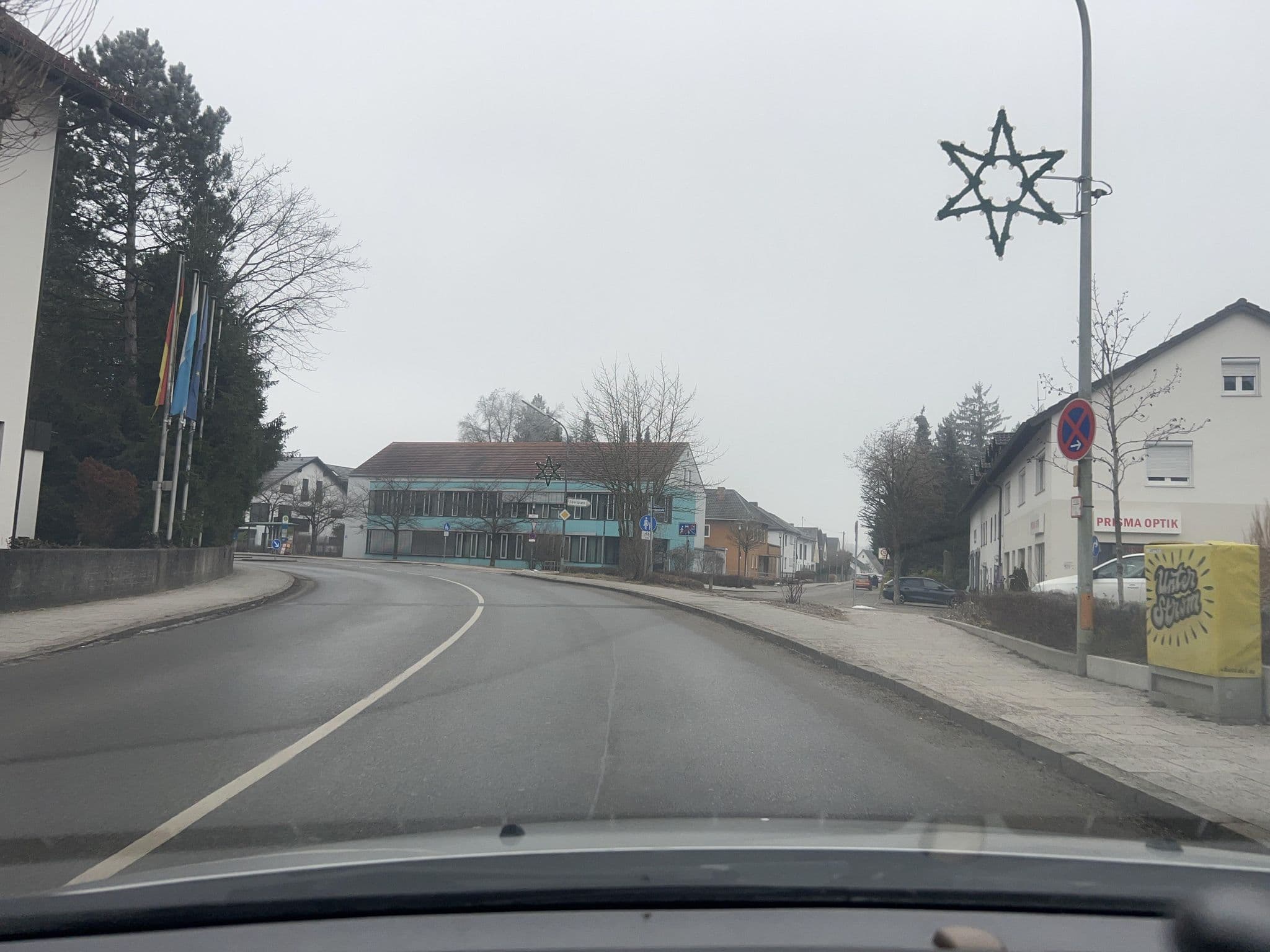 Street view near Hotel am Schloßpark 4*, Hotel Gasthof Neuwirt, Ismaning — © chicc0 (CC BY-SA · Mapillary)