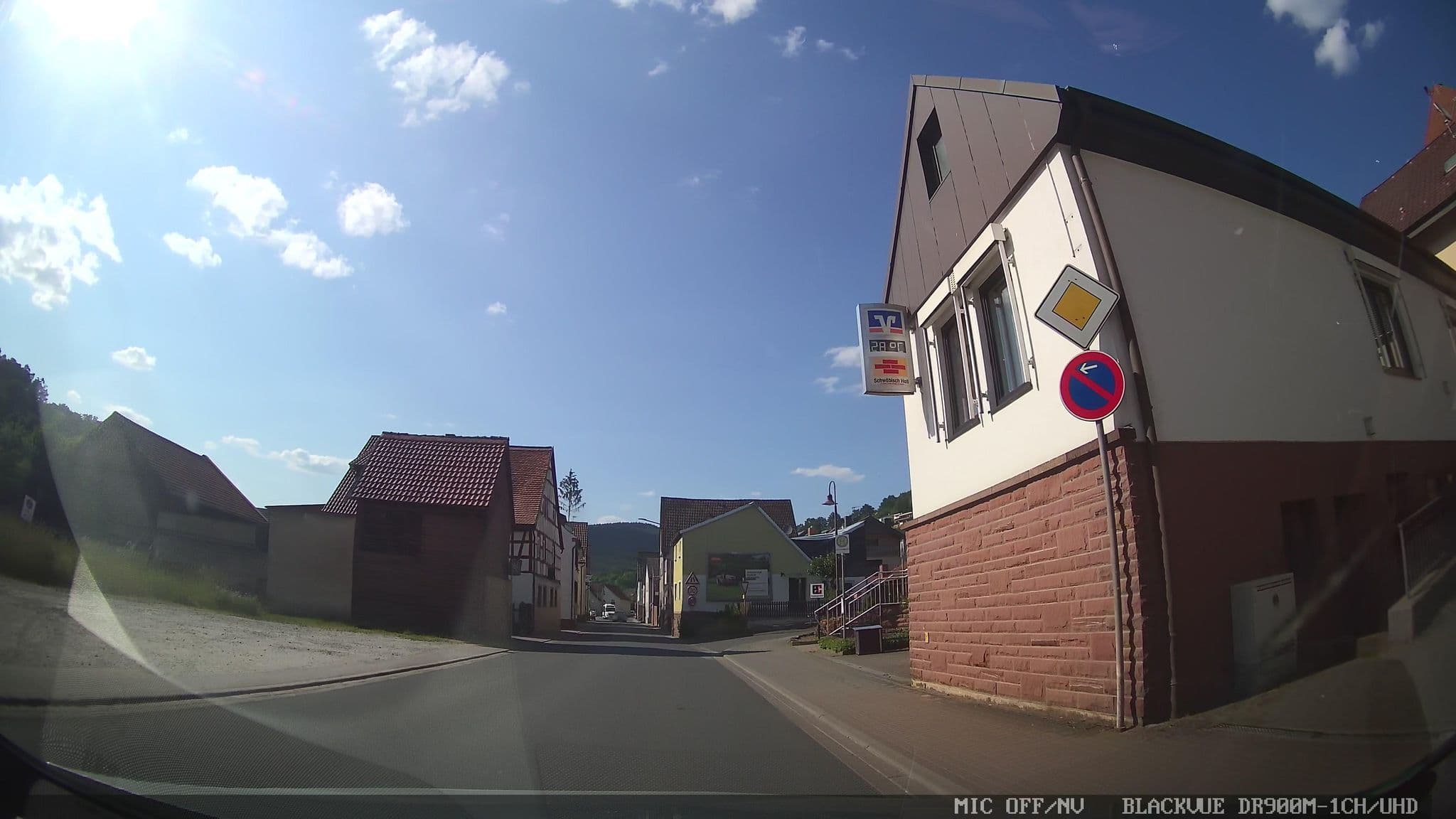 Street view near Erfblick-Apartments, Eichenbühl — © chuck (CC BY-SA · Mapillary)