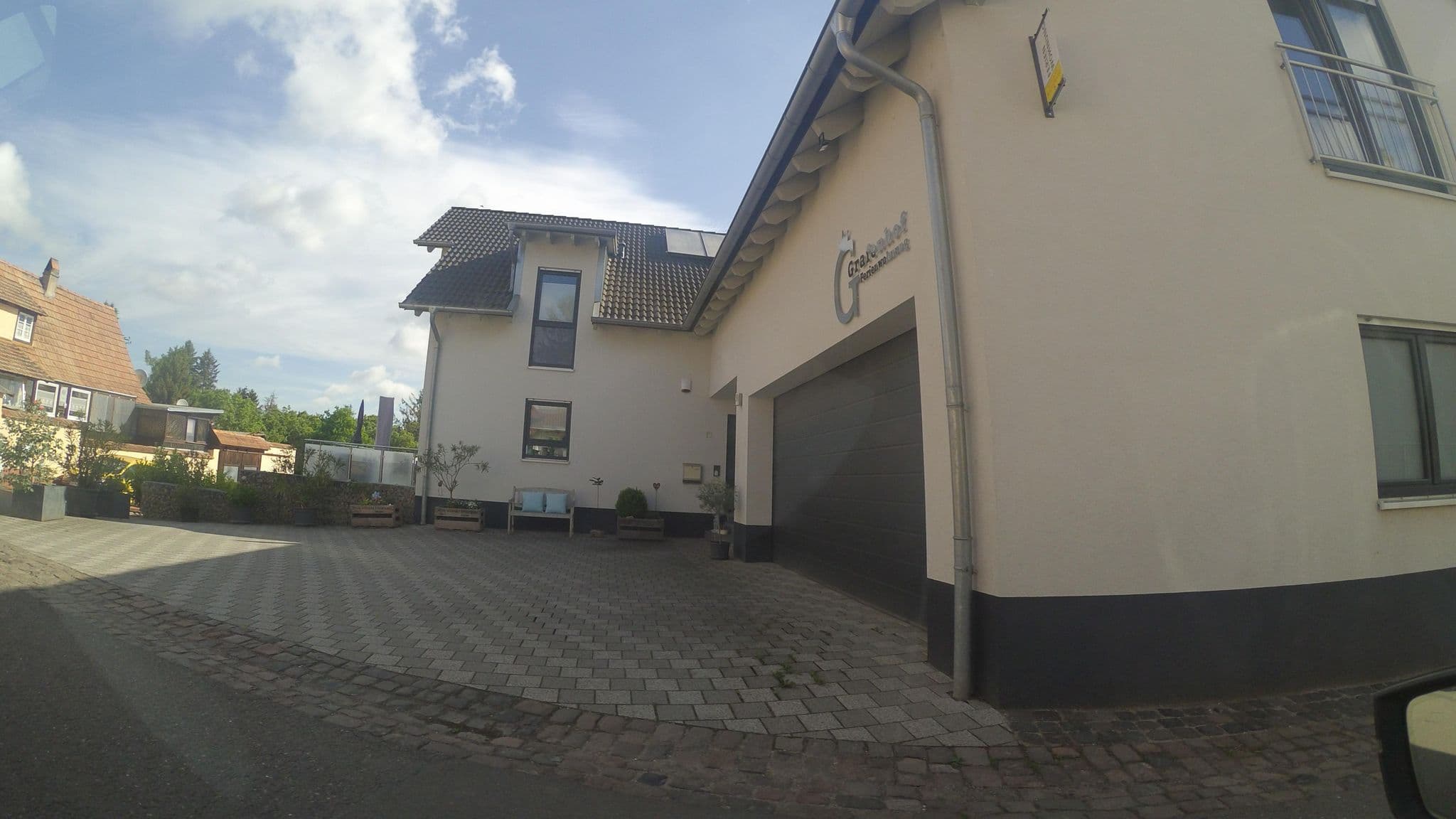 Street view near Grafenhof Ferienwohnung, Klingenmünster — © teddy73 (CC BY-SA · Mapillary)
