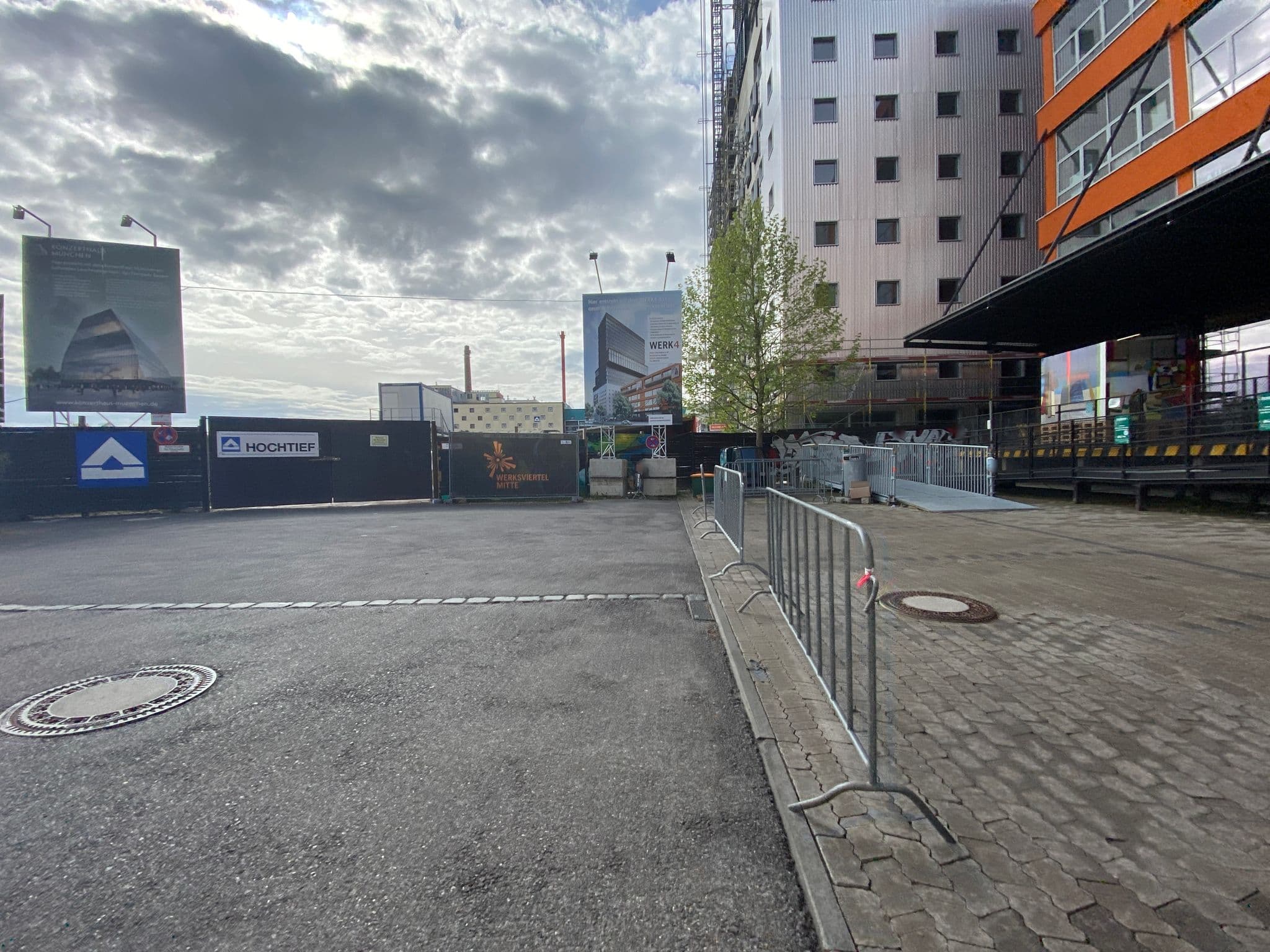 Street view near Adina Hotel Munich, Munich — © piaitsch (CC BY-SA · Mapillary)