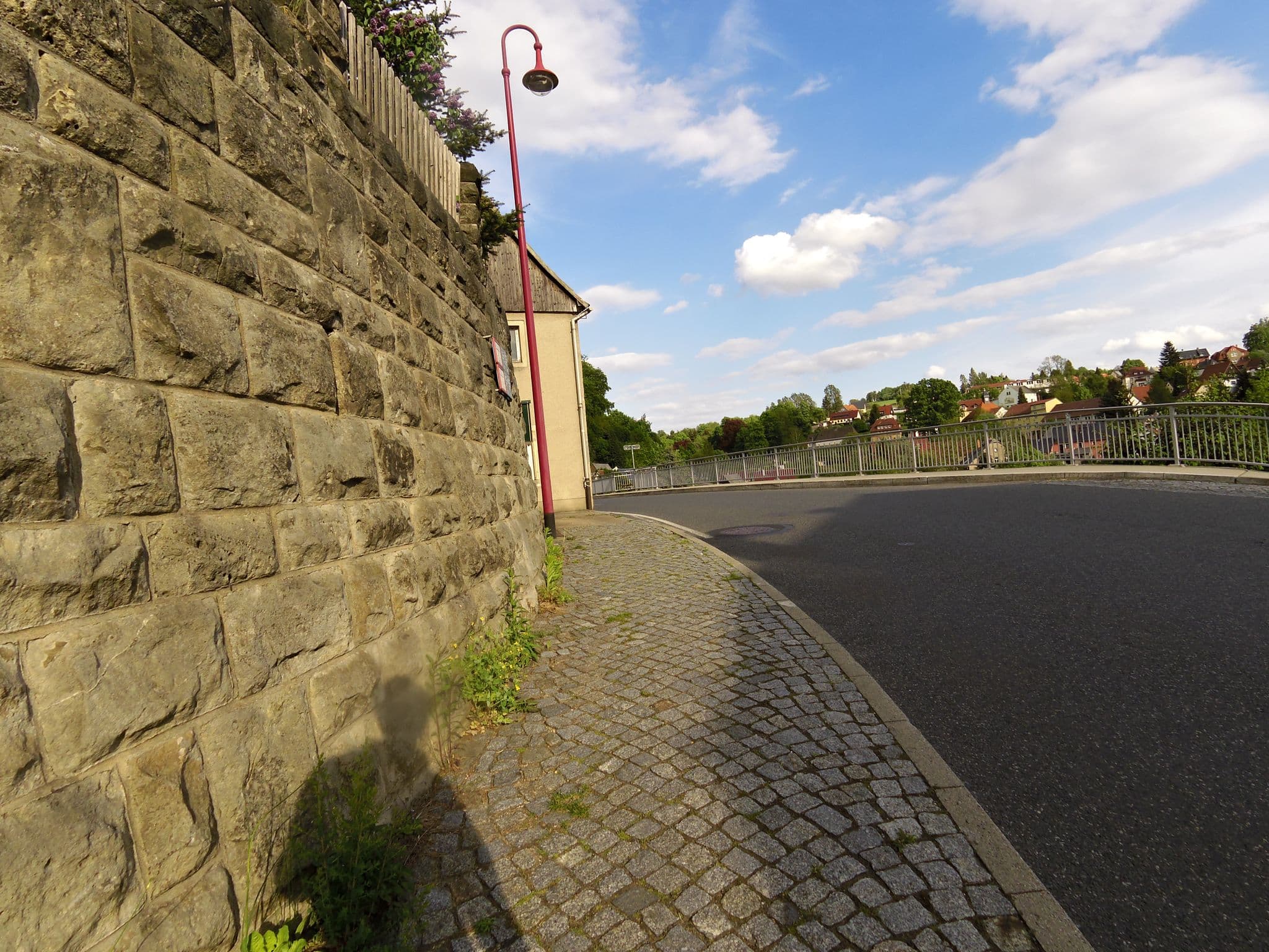 Street view near Ferienwohnungen im Gesundheitshaus, Hohnstein — © thomersch (CC BY-SA · Mapillary)