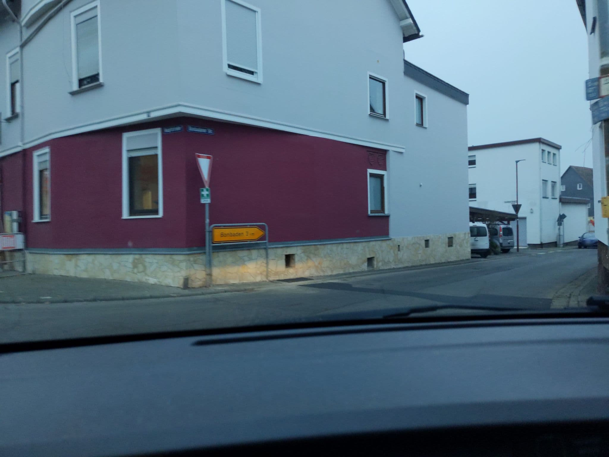 Street view near Wohnungen Koschare, Schöffengrund — © navsink (CC BY-SA · Mapillary)