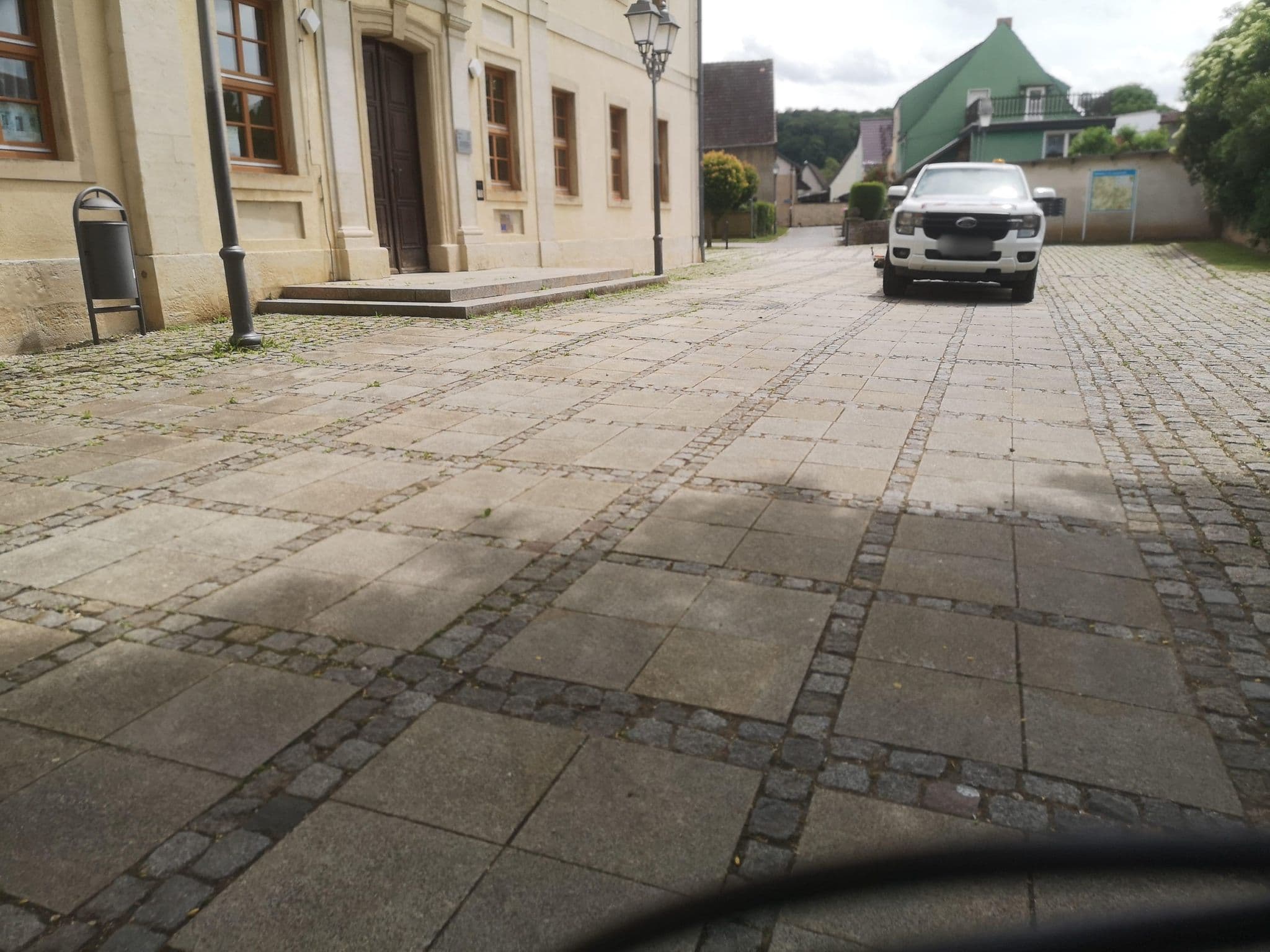 Street view near Schloss Balgstädt, Freyburg — © RU3 (CC BY-SA · Mapillary)