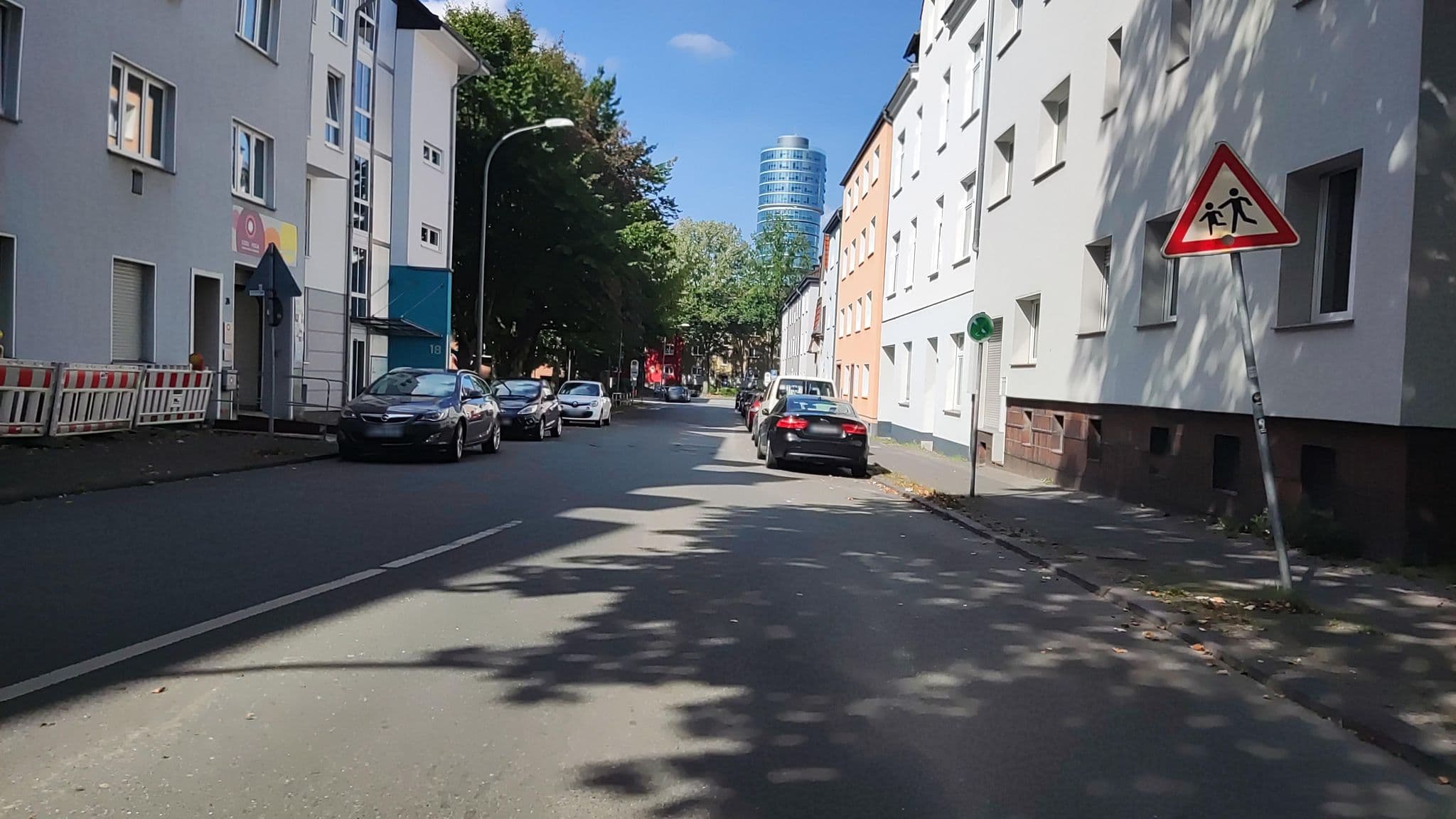 Street view near Gästehaus Am Waldring, Bochum — © t_hartung (CC BY-SA · Mapillary)
