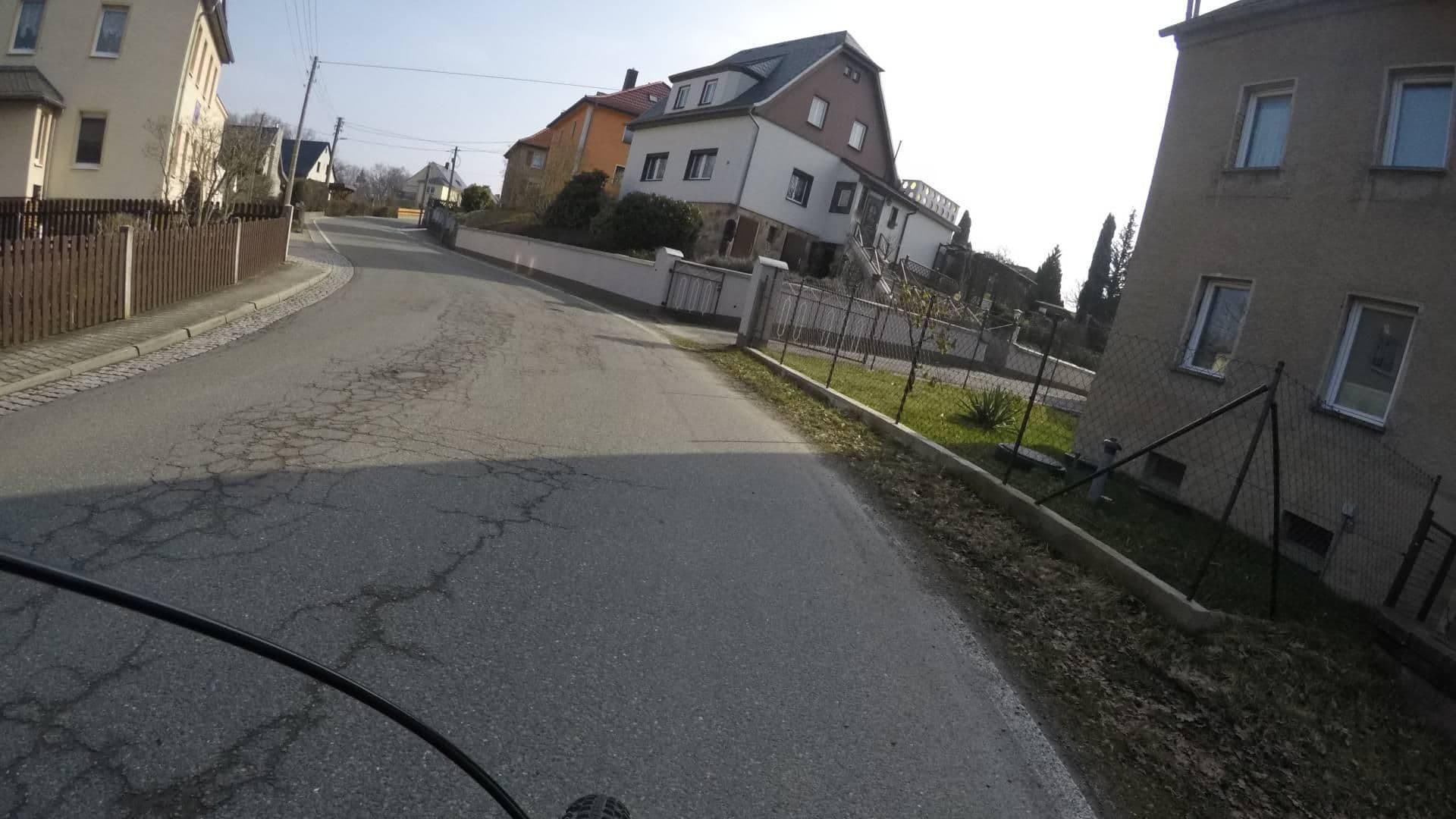 Street view near Ferienwohnungen Wolkenburg, Niederfrohna — © ogniretzlab (CC BY-SA · Mapillary)