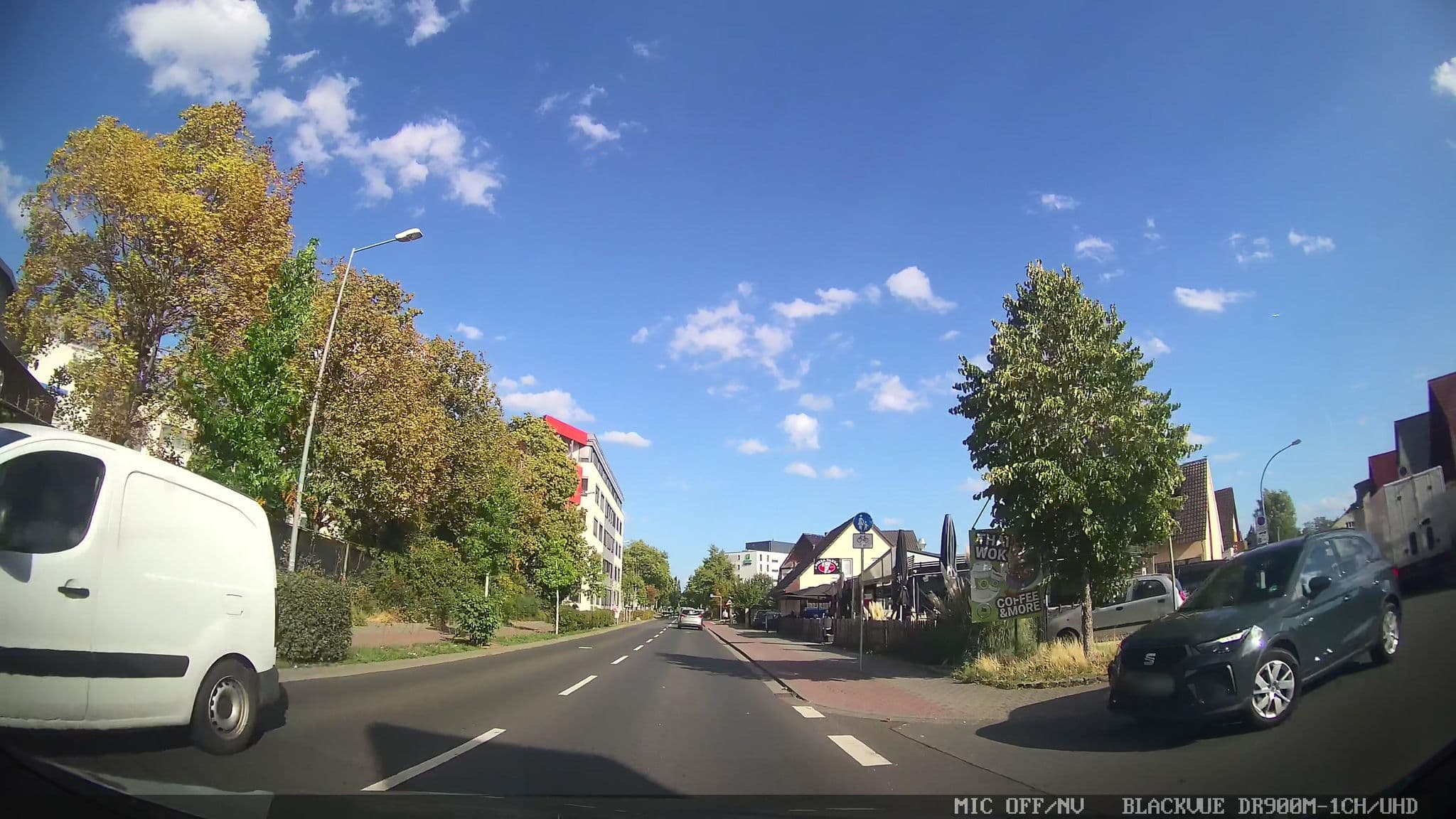 Street view near Holiday Inn Express Frankfurt Airport, Raunheim — © chuck (CC BY-SA · Mapillary)