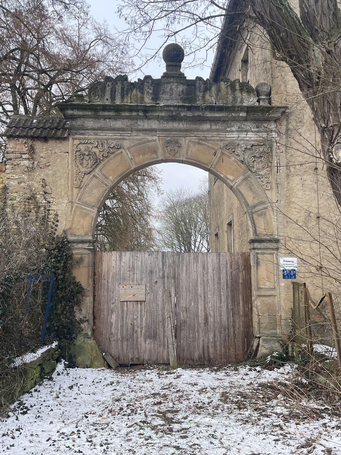 Street view near Schloss Hornhausen, Hornhausen — © surveyor99 (CC BY-SA · Mapillary)