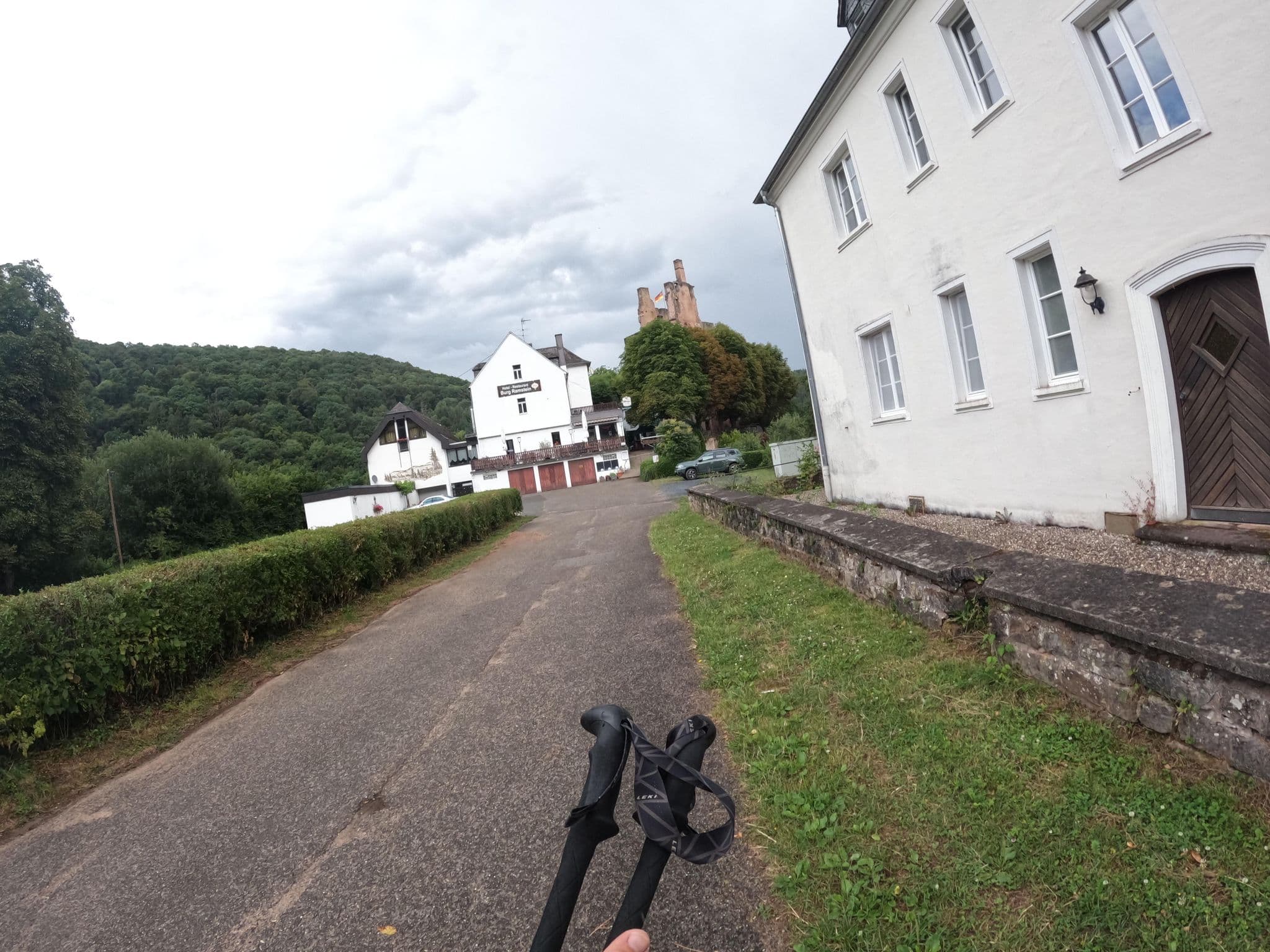Street view near Villa Vontenie, Kordel — © vinisa (CC BY-SA · Mapillary)