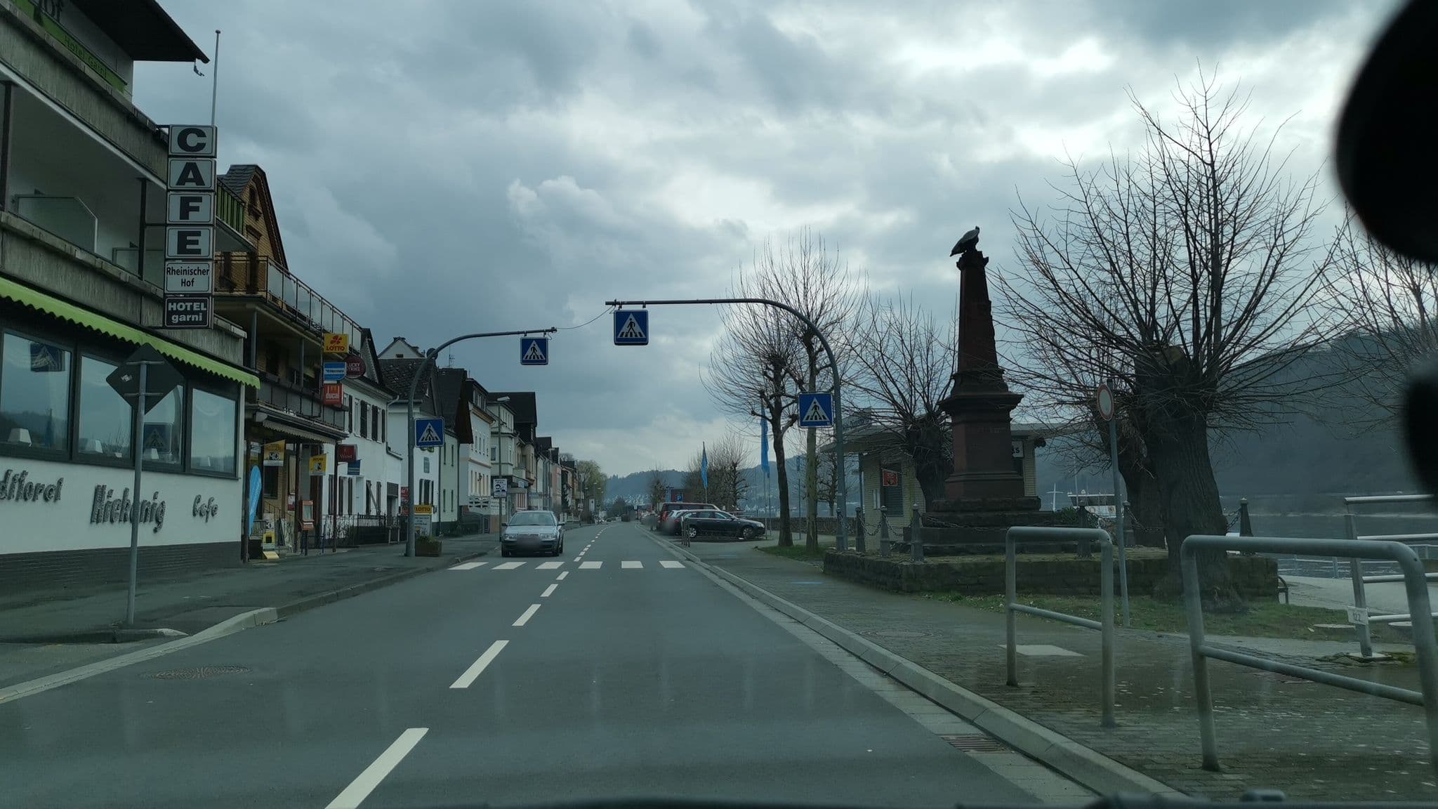 Street view near Hotel Garni Rheinischer Hof, Kamp-Bornhofen — © plexi32 (CC BY-SA · Mapillary)