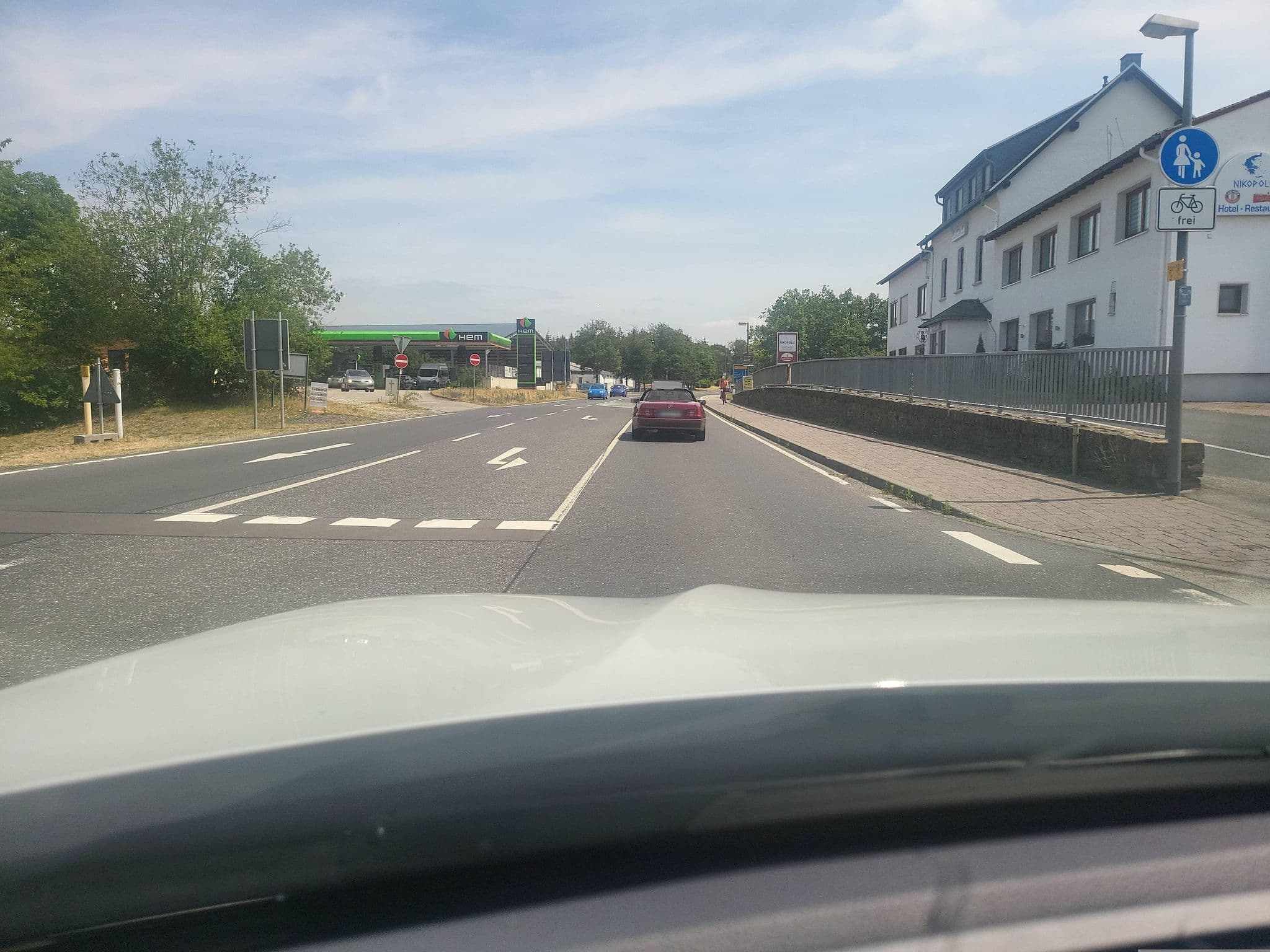 Street view near Hotel und Restaurant Adriatic, Boppard — © DerMaster0815 (CC BY-SA · Mapillary)