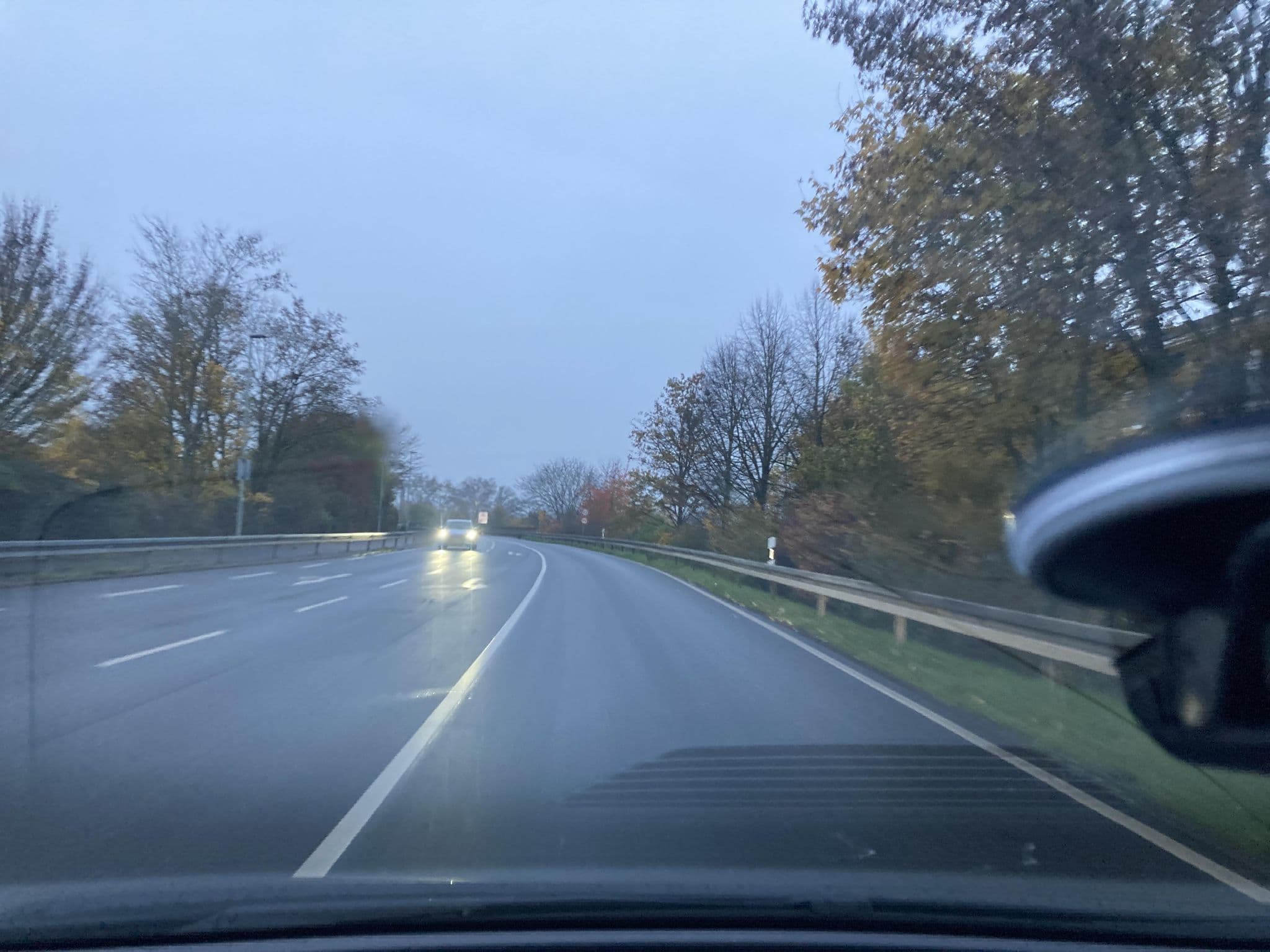 Street view near We Rooms, Karben — © robffm (CC BY-SA · Mapillary)