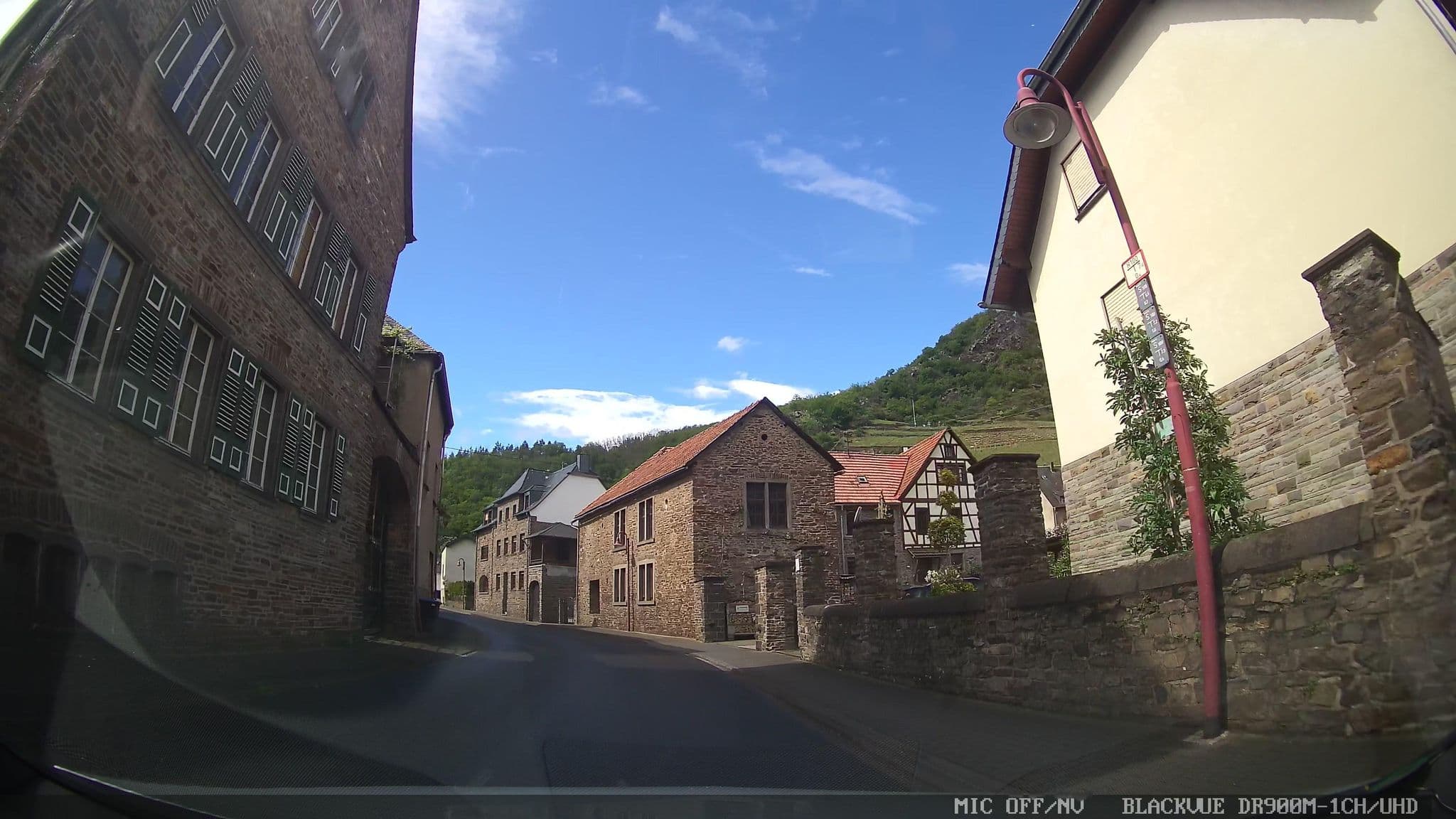 Street view near Altes Weingut Bröhl, Löf — © chuck (CC BY-SA · Mapillary)
