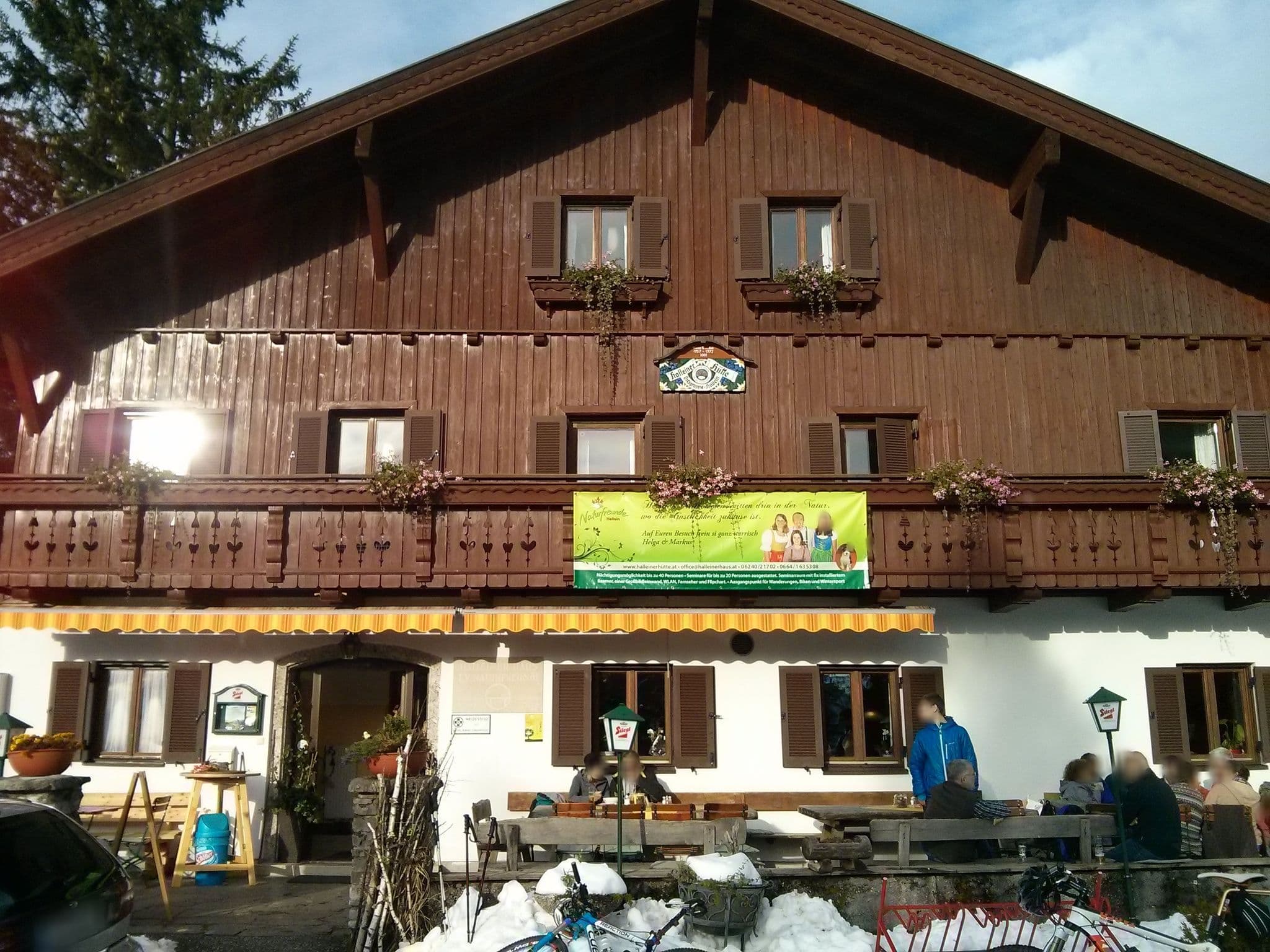 Street view near Halleinerhütte, Adnet — © spachti (CC BY-SA · Mapillary)