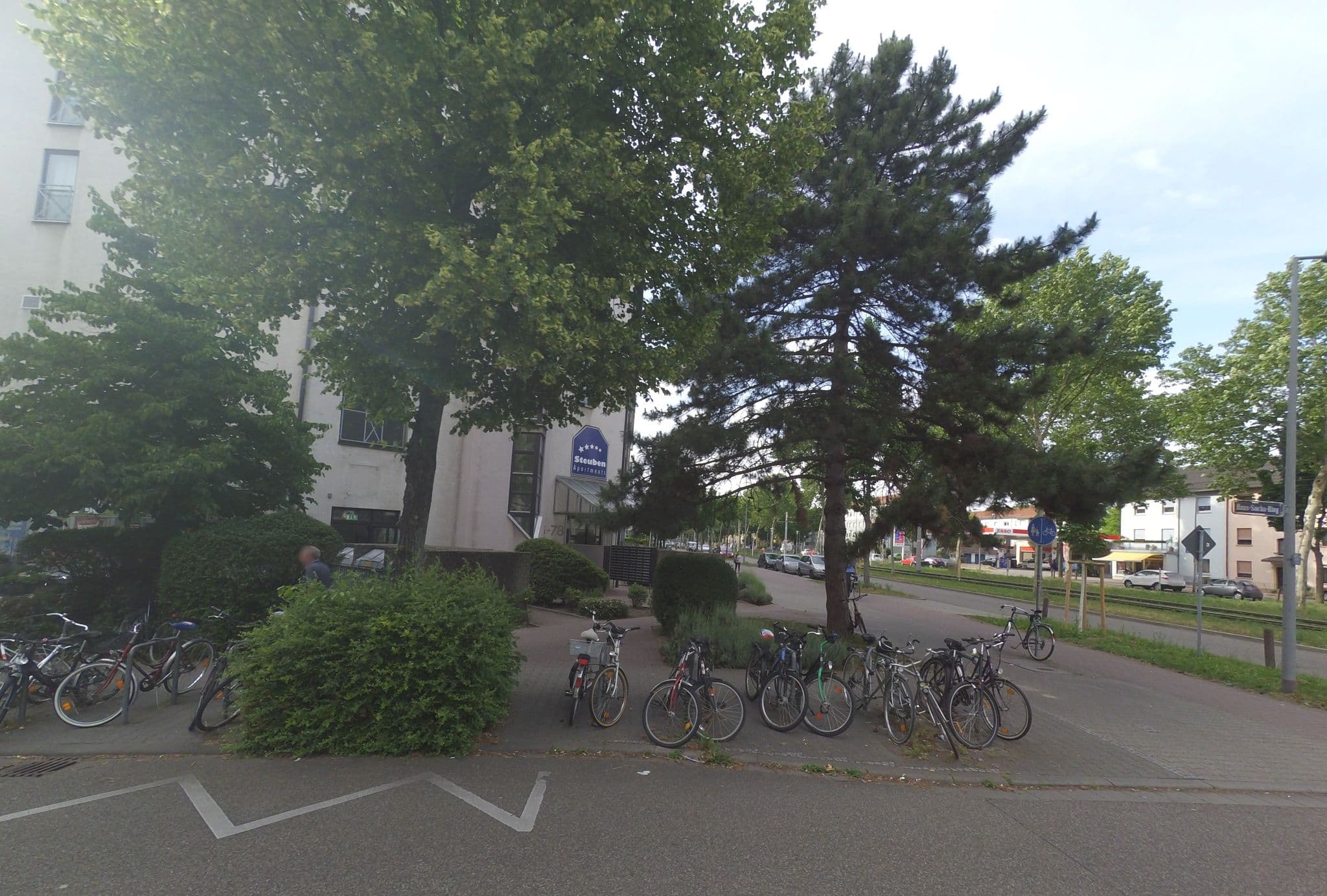 Street view near Steuben Apartments, Altrip — © wegavision (CC BY-SA · Mapillary)