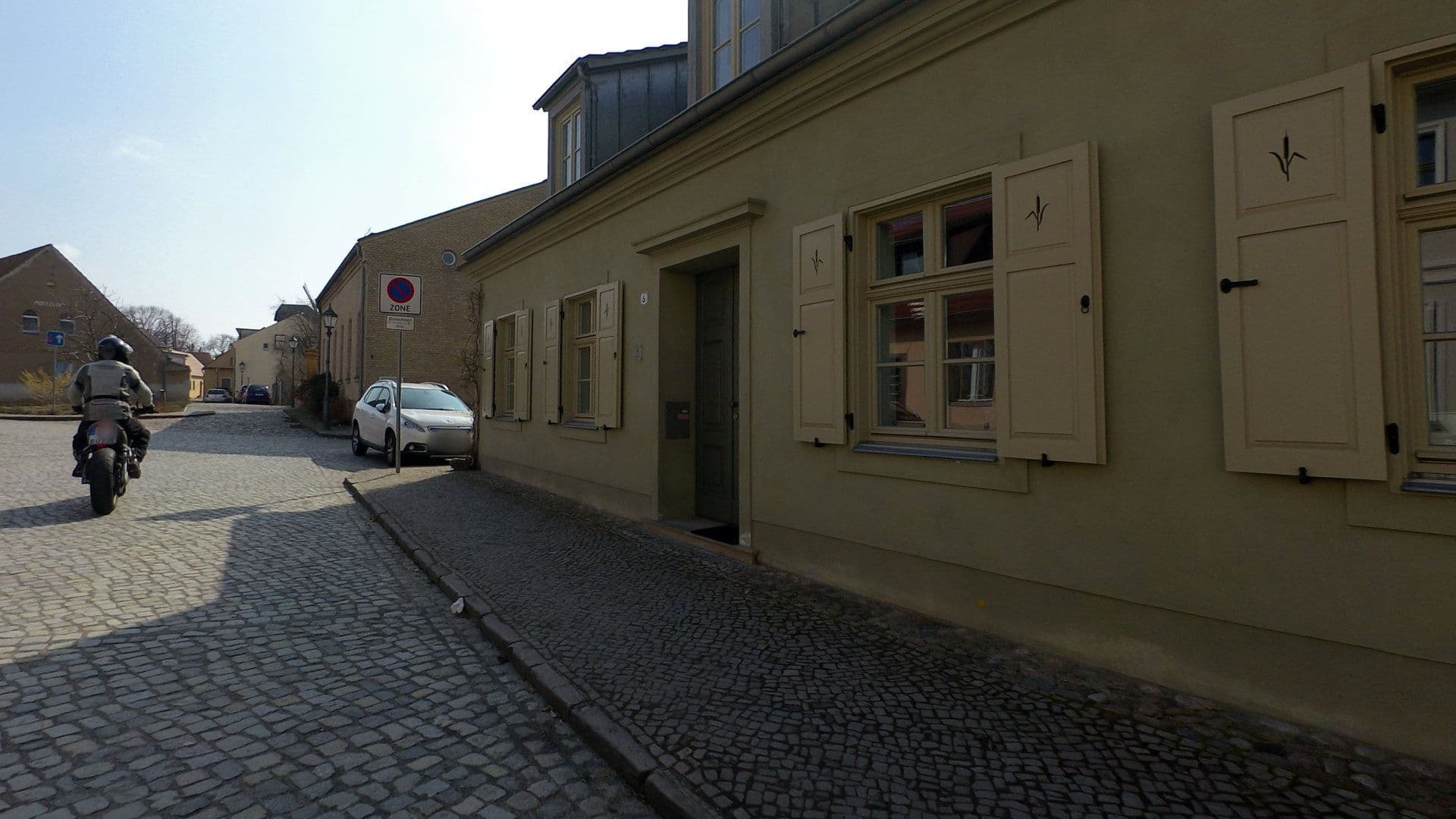 Street view near Uferhaus, Werder — © moenk (CC BY-SA · Mapillary)
