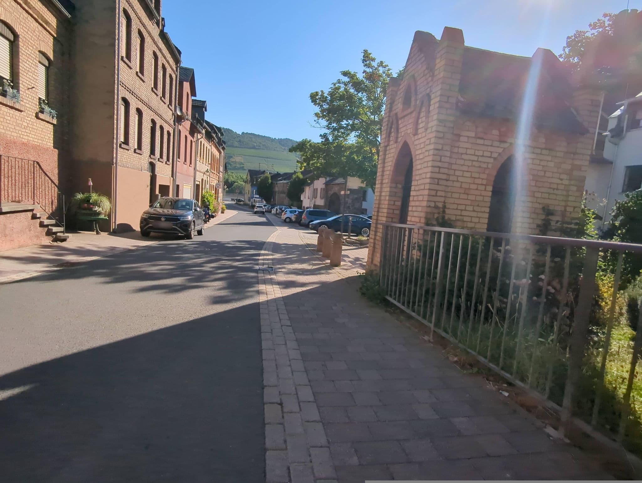 Street view near Gästehaus zur Heimburg, Bacharach — © miguel_andrade (CC BY-SA · Mapillary)