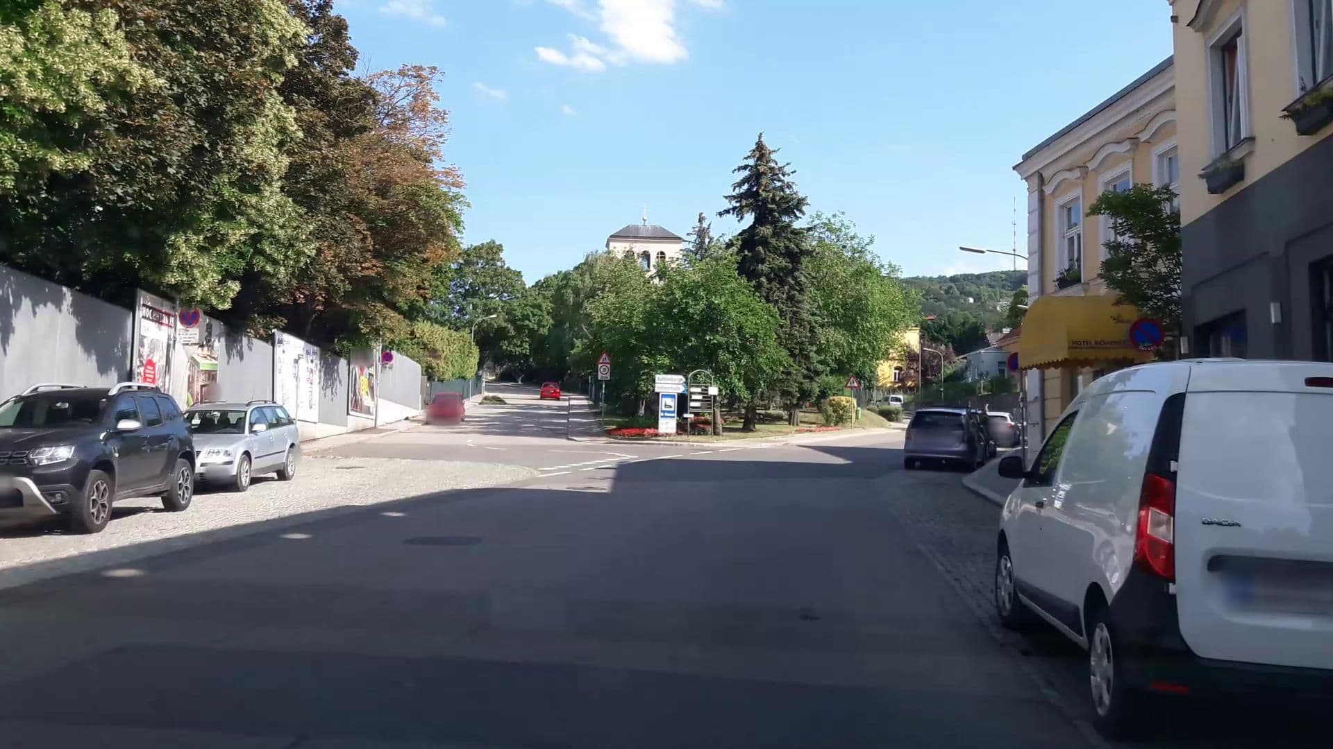 Street view near Zum Markgraf, Klosterneuburg — © stefan147 (CC BY-SA · Mapillary)