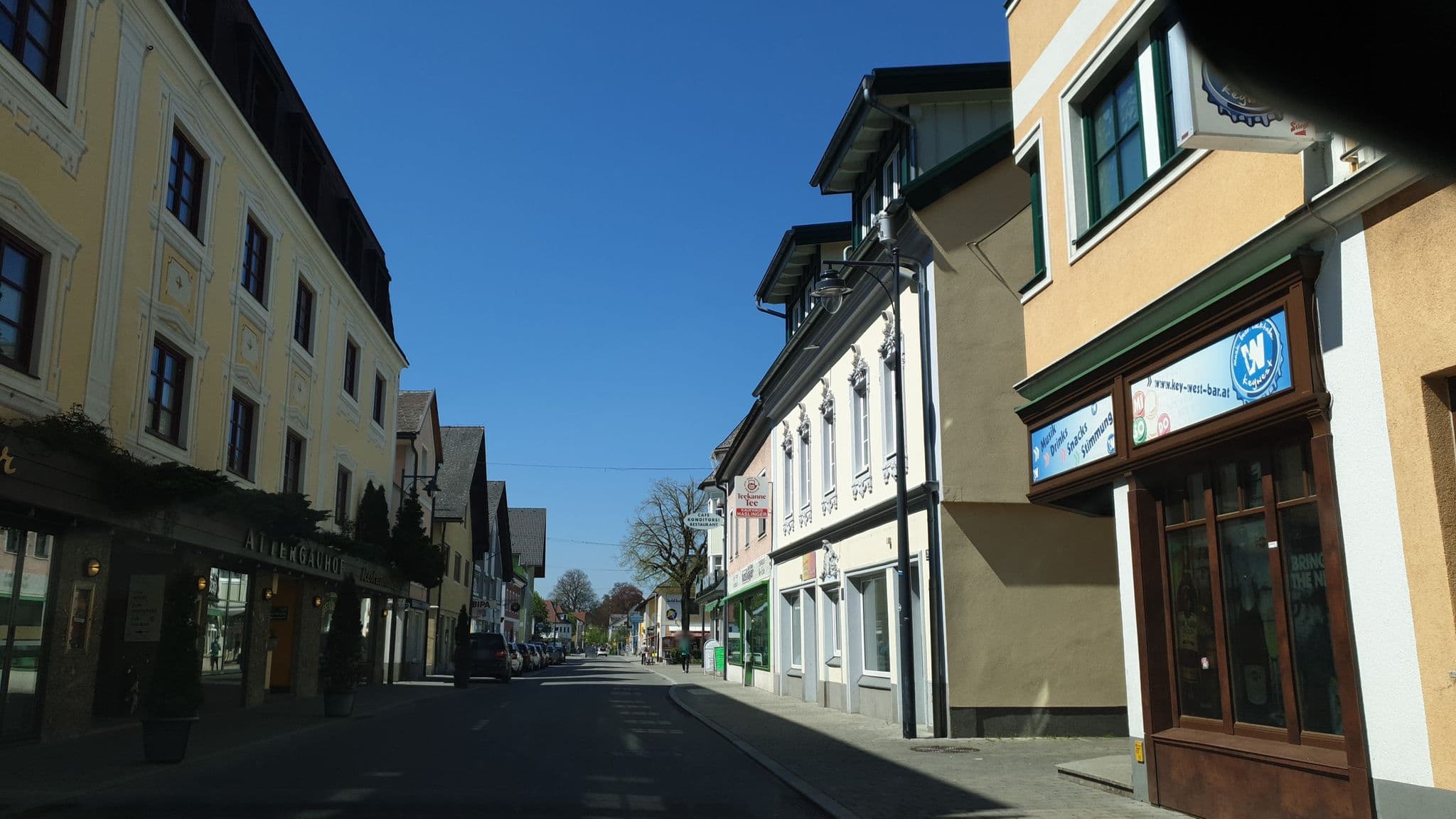Street view near Attergauerhof, Sankt Georgen im Attergau — © manuek (CC BY-SA · Mapillary)