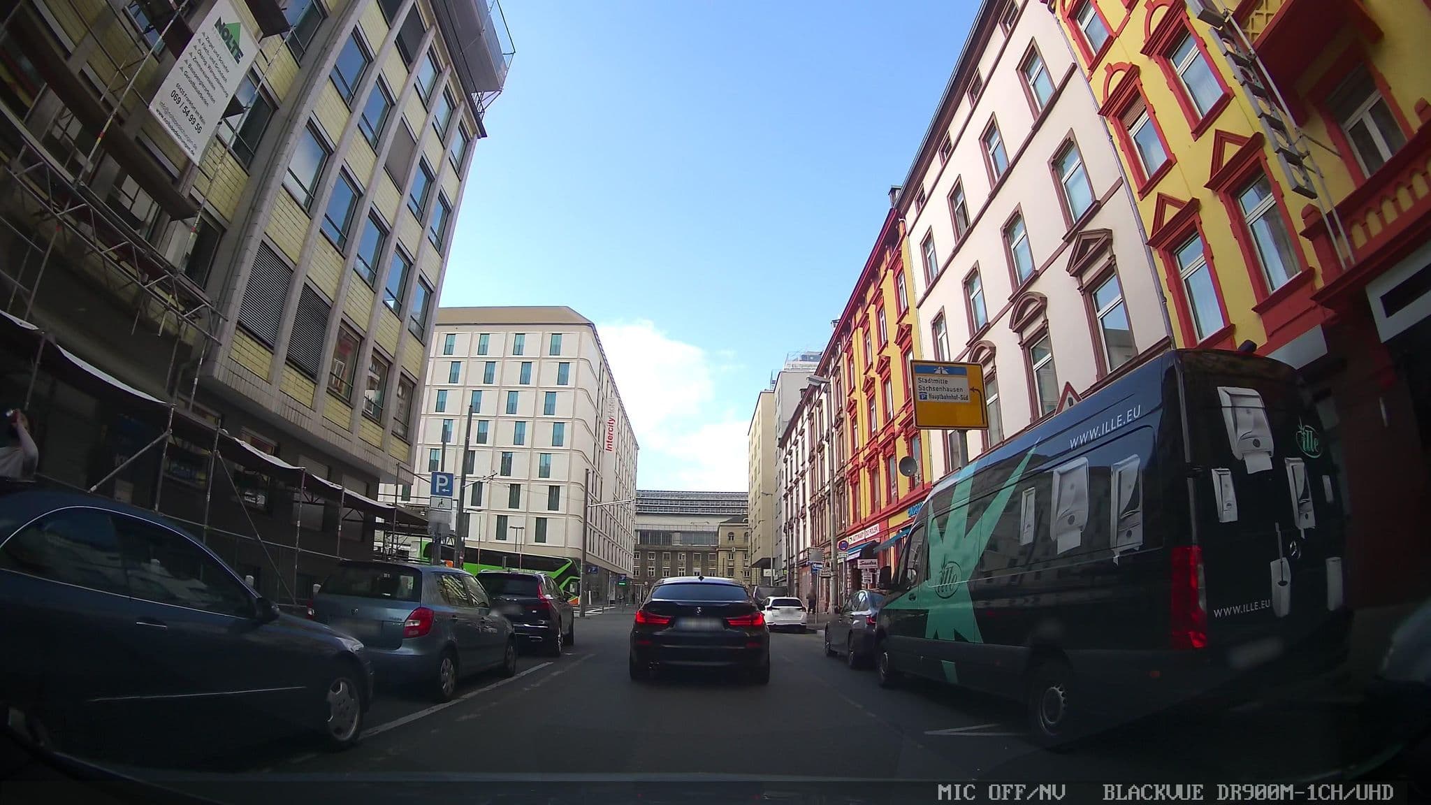 Street view near Hotel Little Paris, Frankfurt am Main
