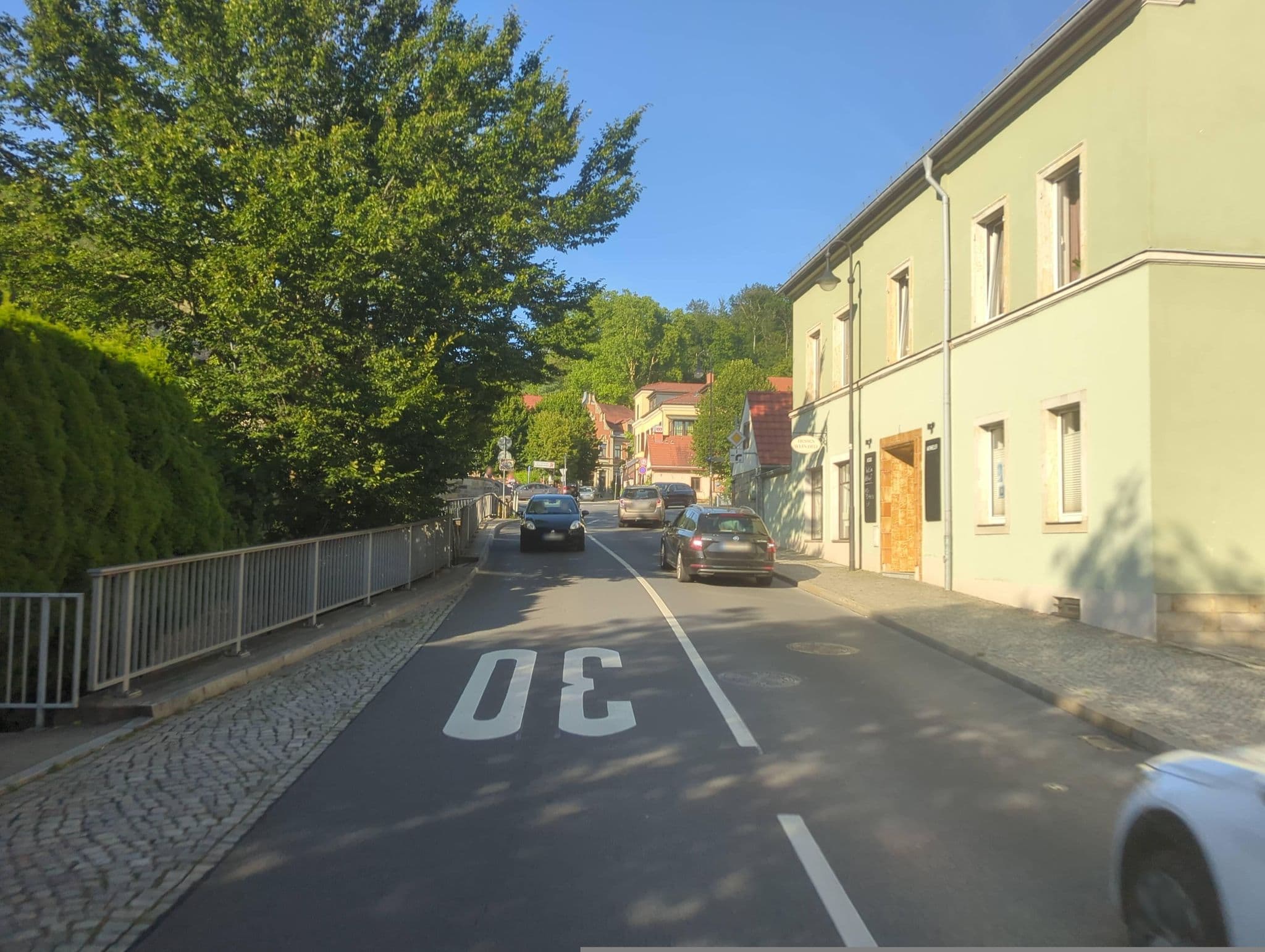 Street view near Einkehr am Palmenhaus, Pillnitz — © ntl97 (CC BY-SA · Mapillary)