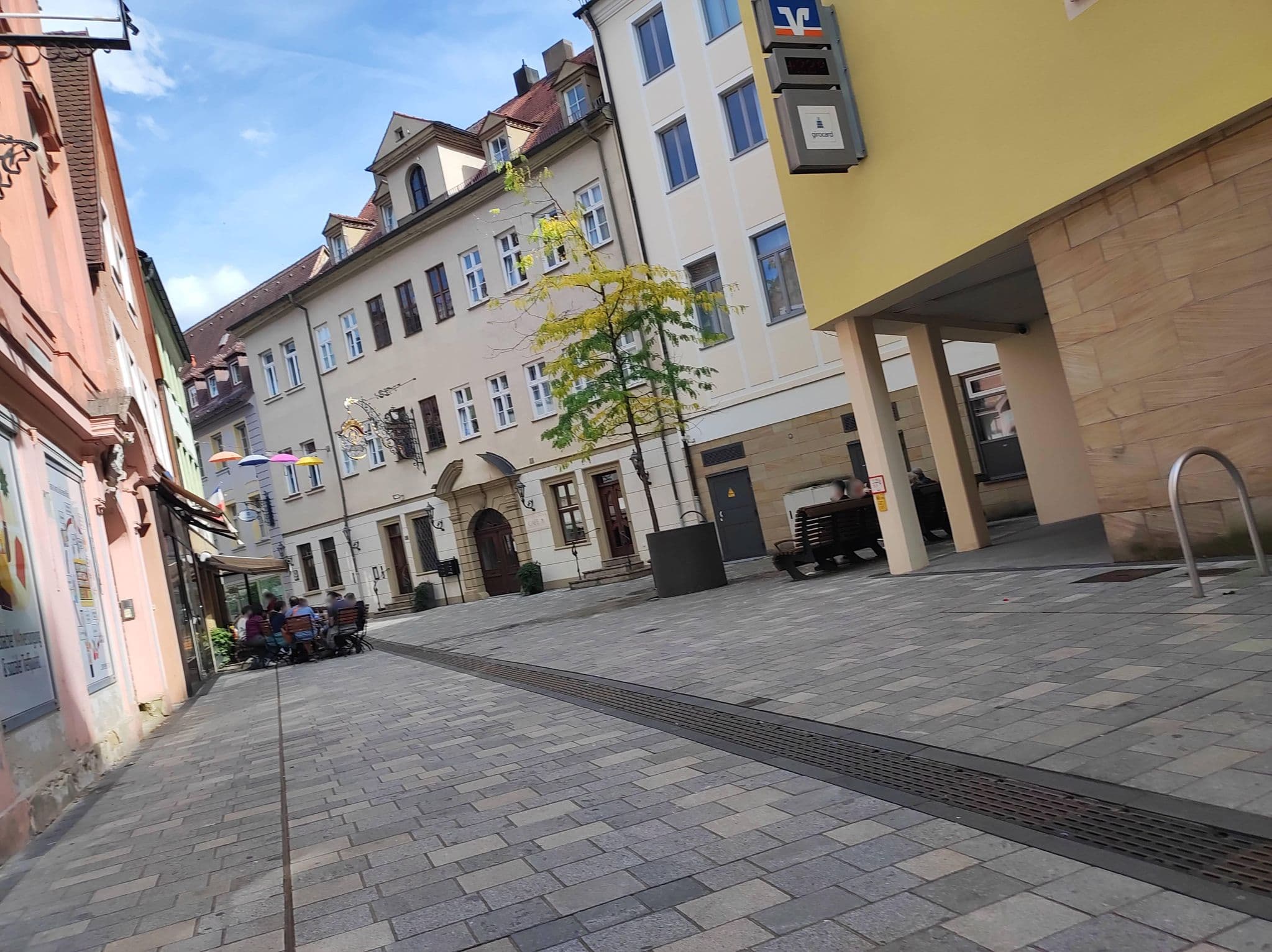 Street view near Hotel Bürger-Palais, Ansbach — © msdess (CC BY-SA · Mapillary)